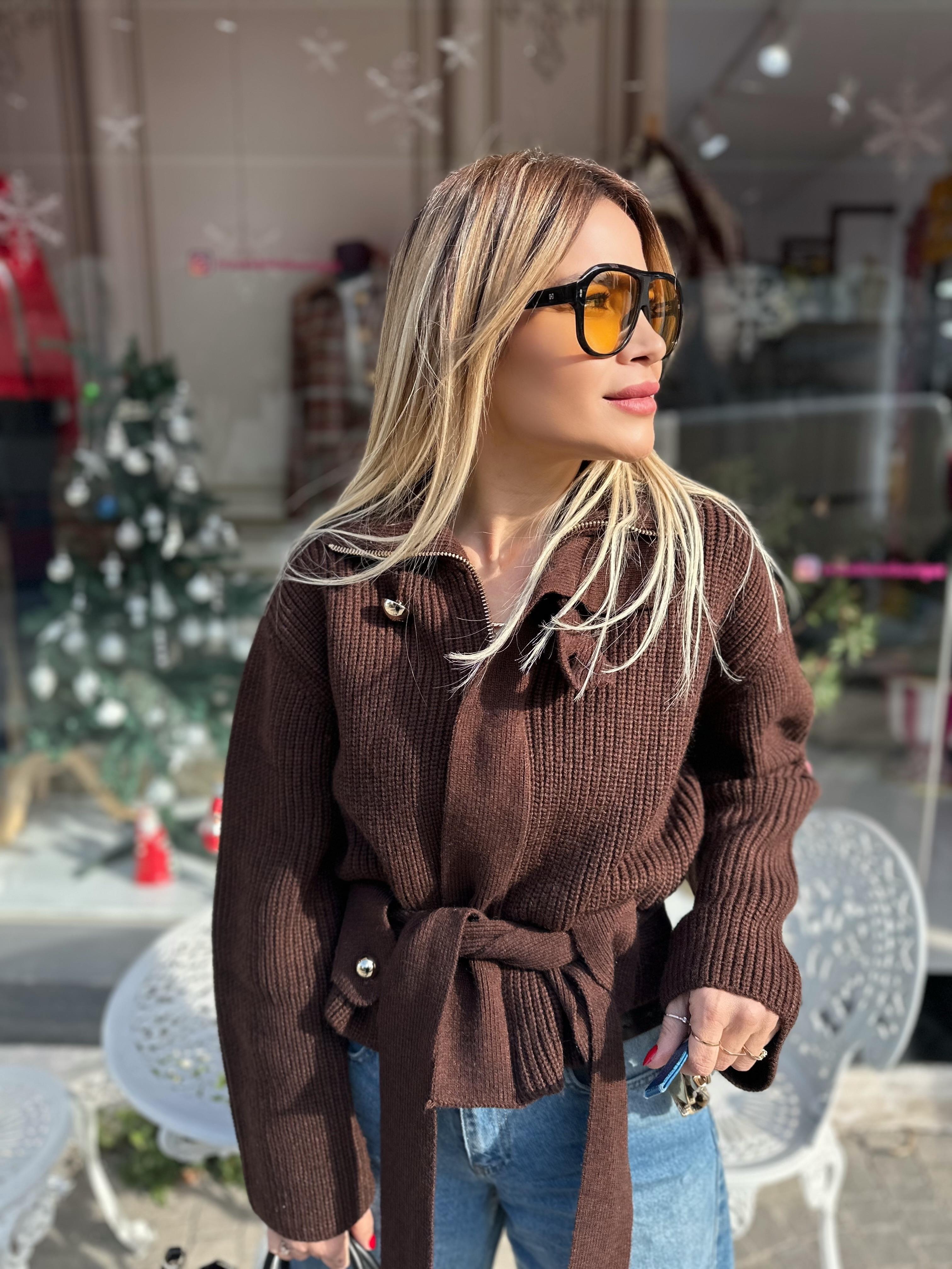 Kahve Kemerli Yünlü Düğmeli Triko Hırka
