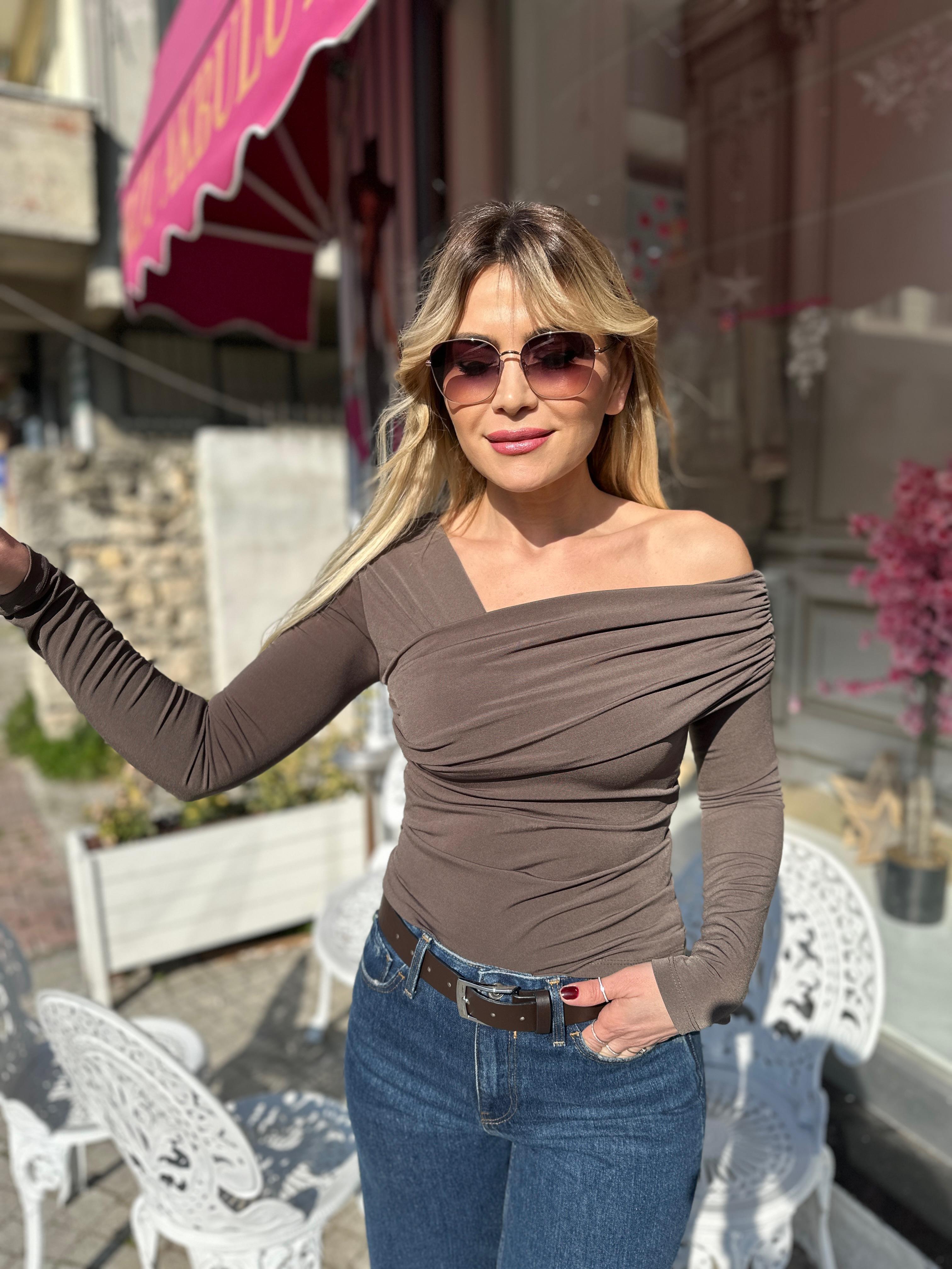 Kahverengi Omuz Drapeli Bluz