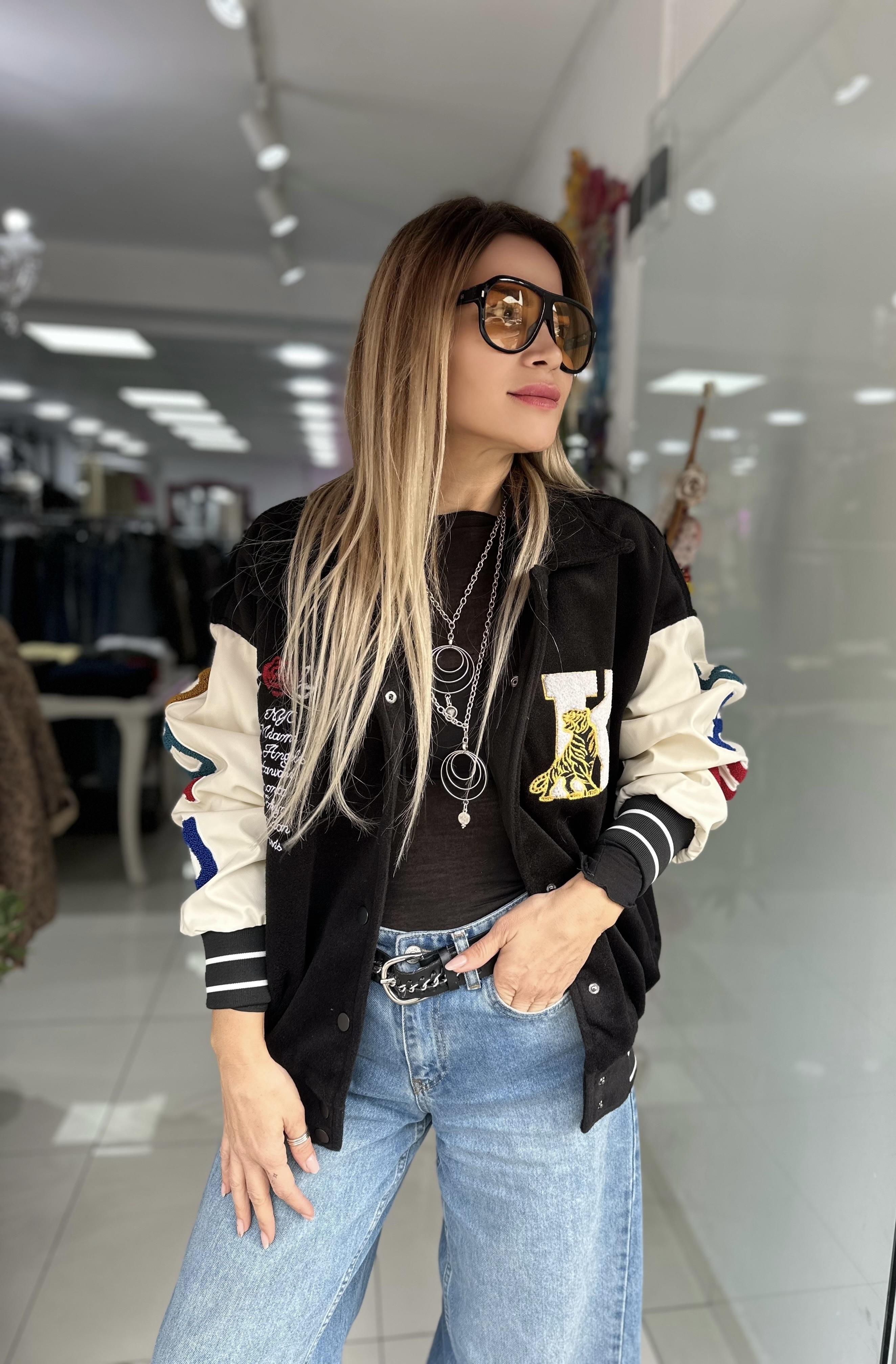 Kol Deri Detaylı Baskılı Ceket