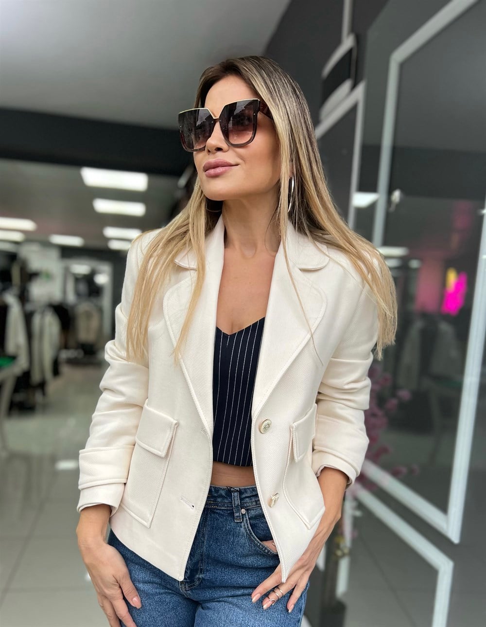 KR Ekru Çift Düğme Kısa Blazer