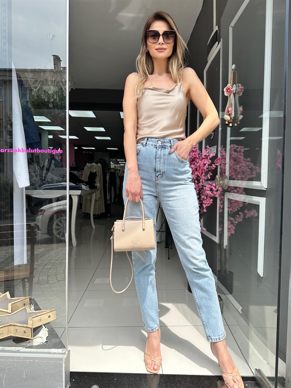 KR Mavi Arka Detay Jean Pantolon 