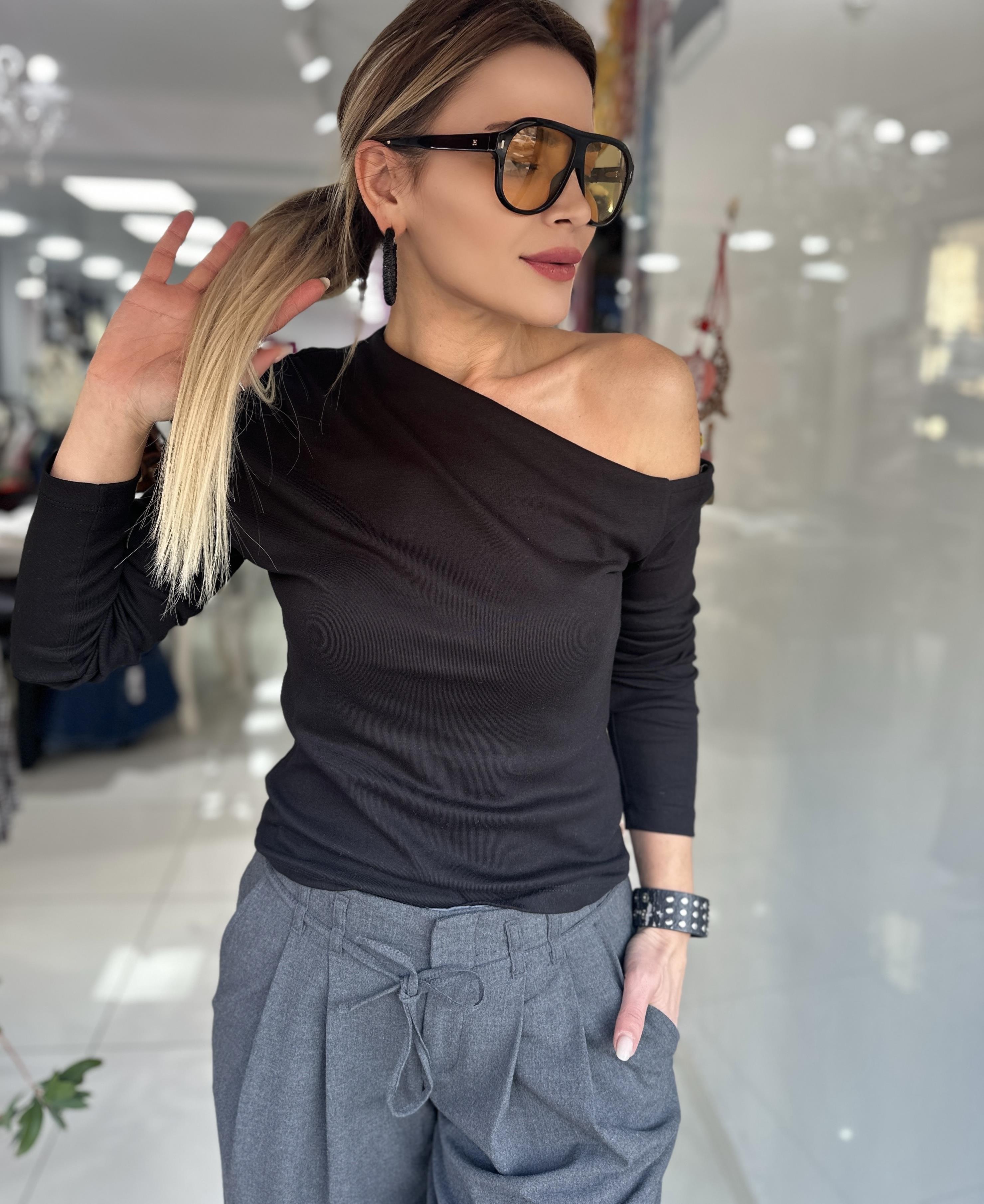 KR Siyah Tek Omuz Drapeli Bluz