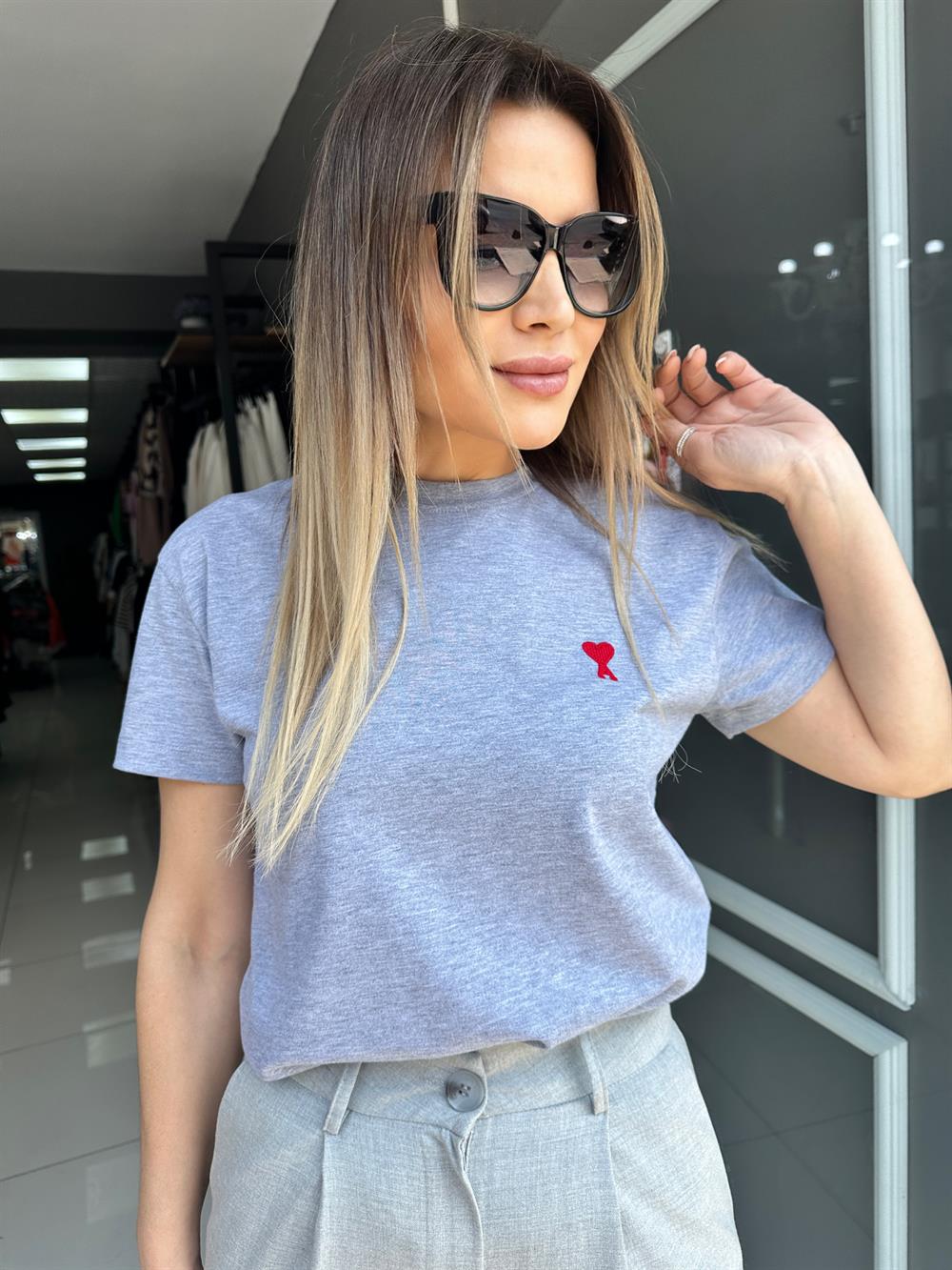 ORJ Gri Kalp Nakış Detay Tshirt