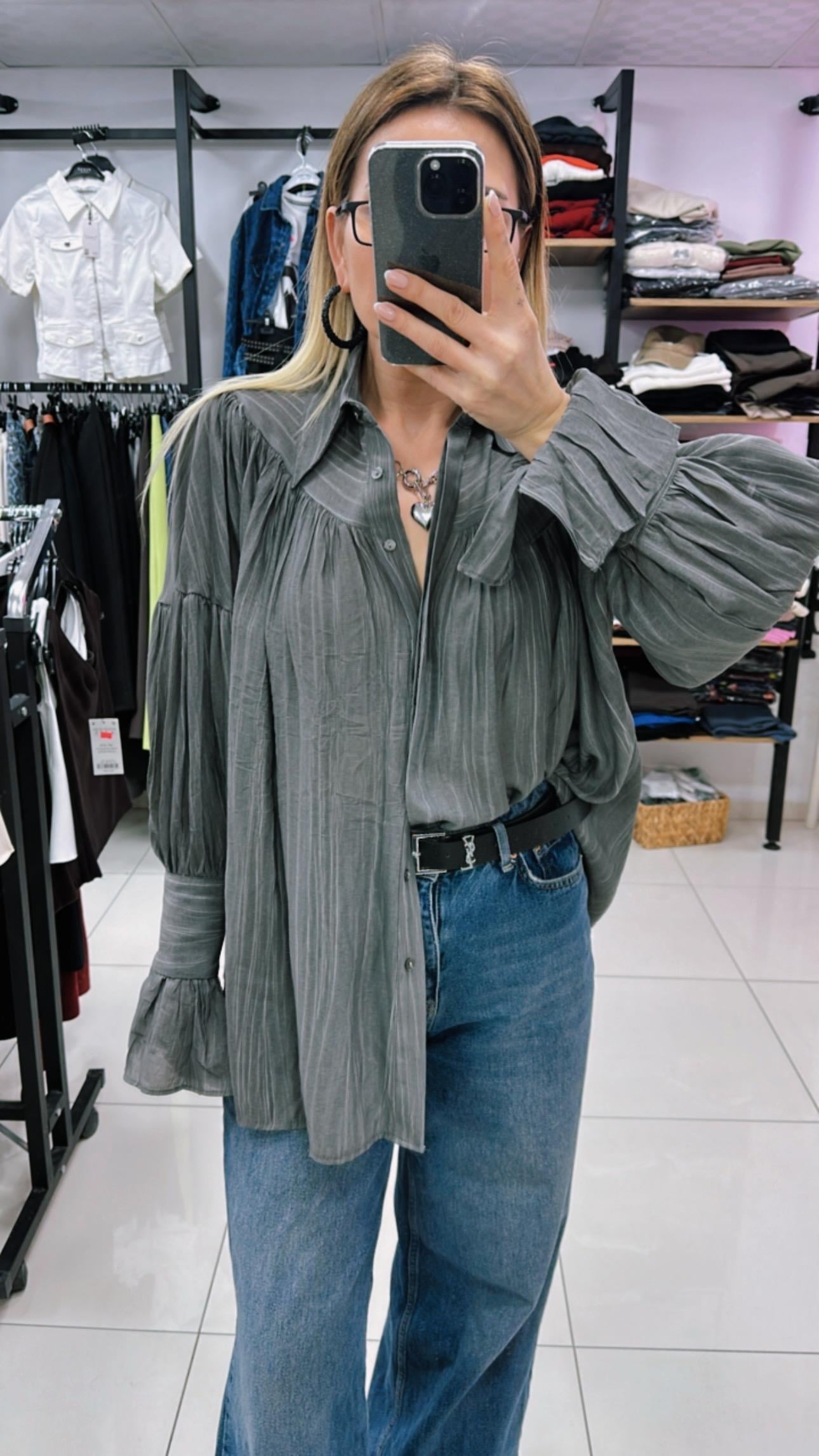 Pileli İspanyol Kol Gri Gömlek