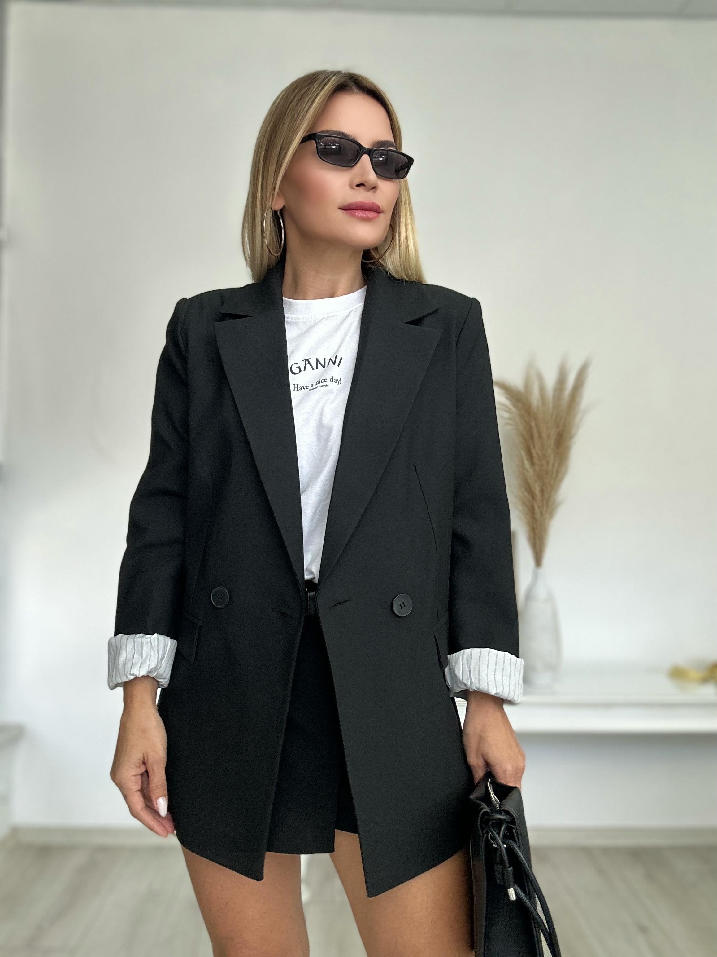 Siyah Astar Detaylı Blazer