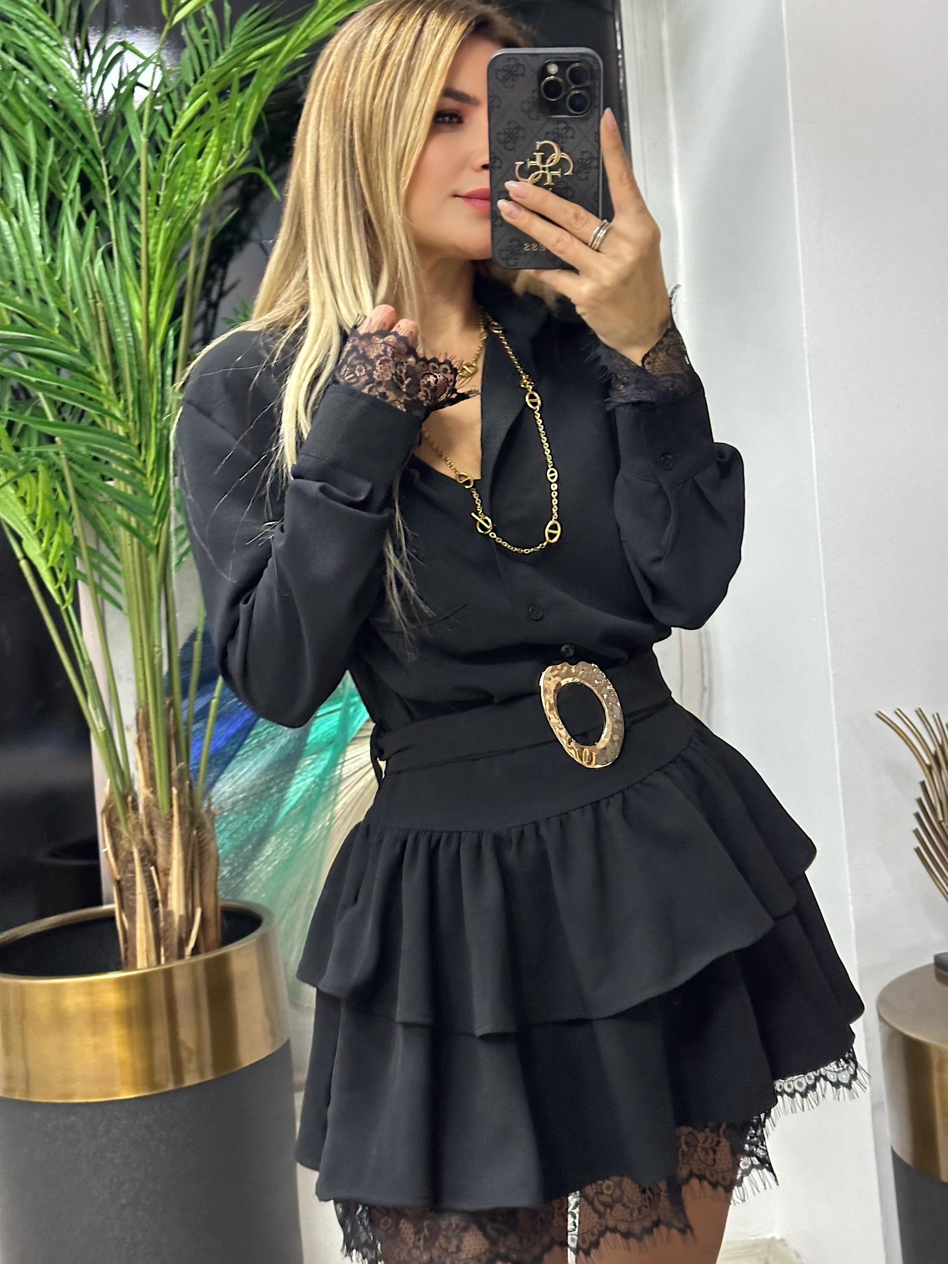 Siyah Etek Ucu Dantelli Elbise 