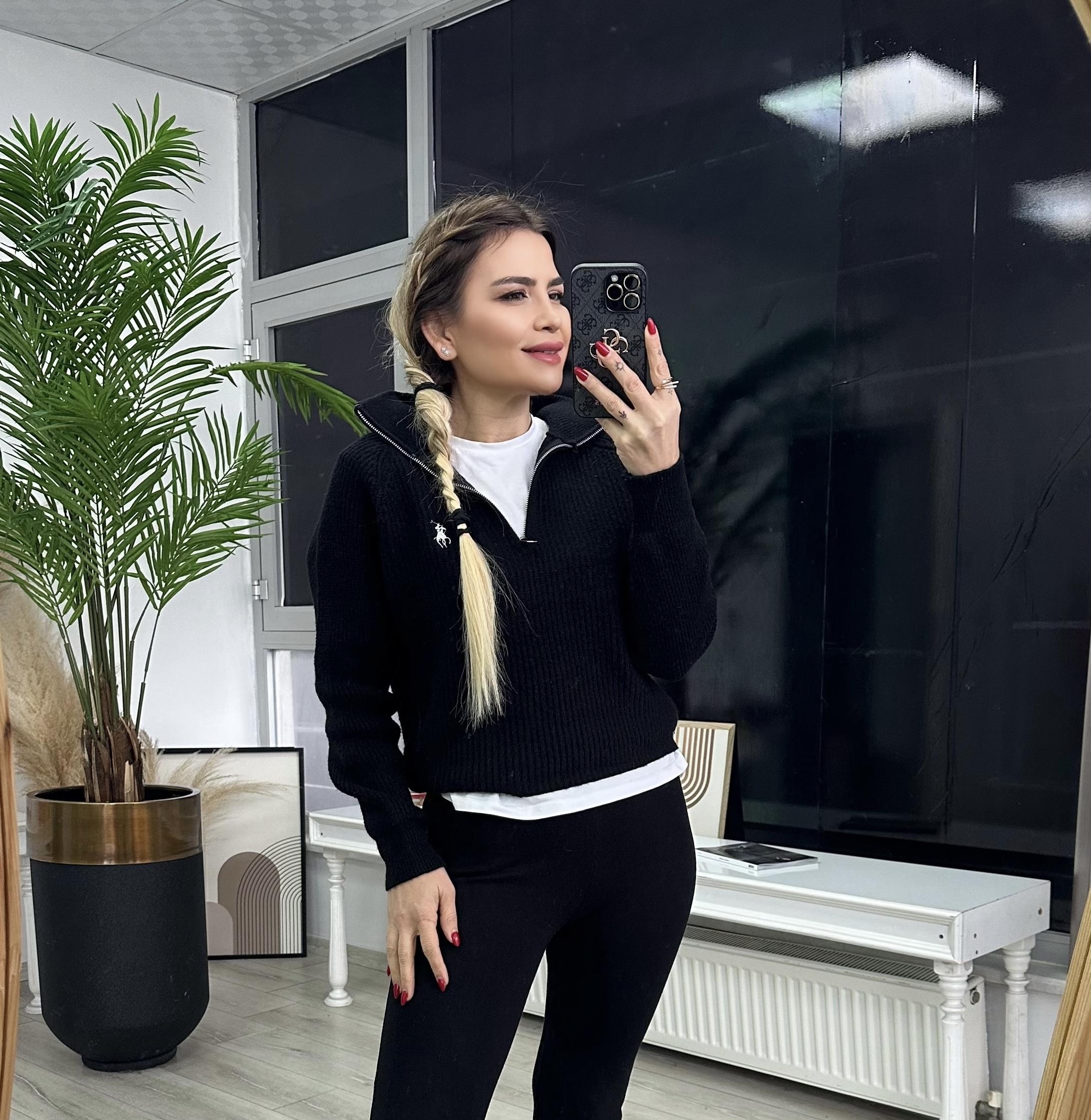 Siyah Fermuar Detaylı Triko Kazak