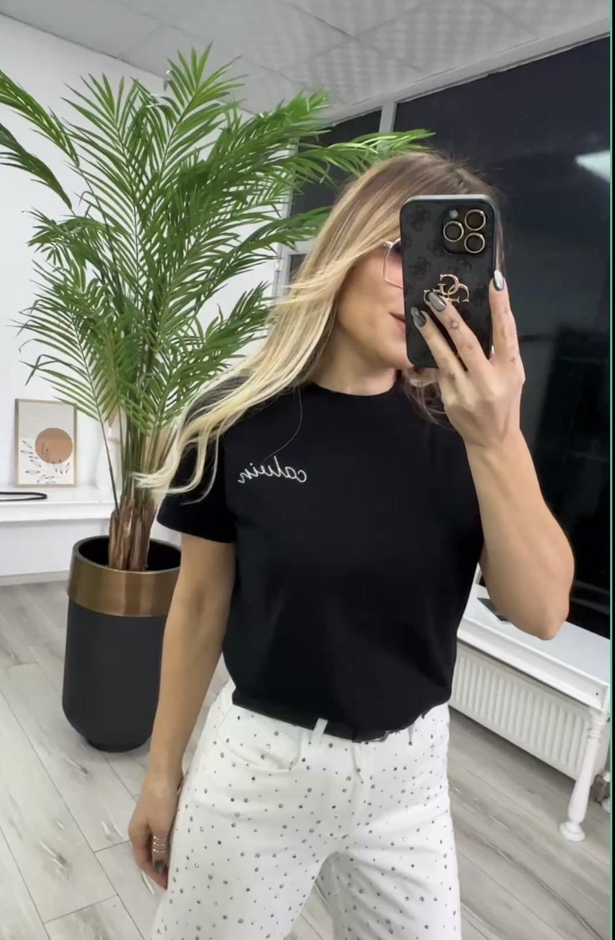 Siyah Nakışlı Tşhirt 