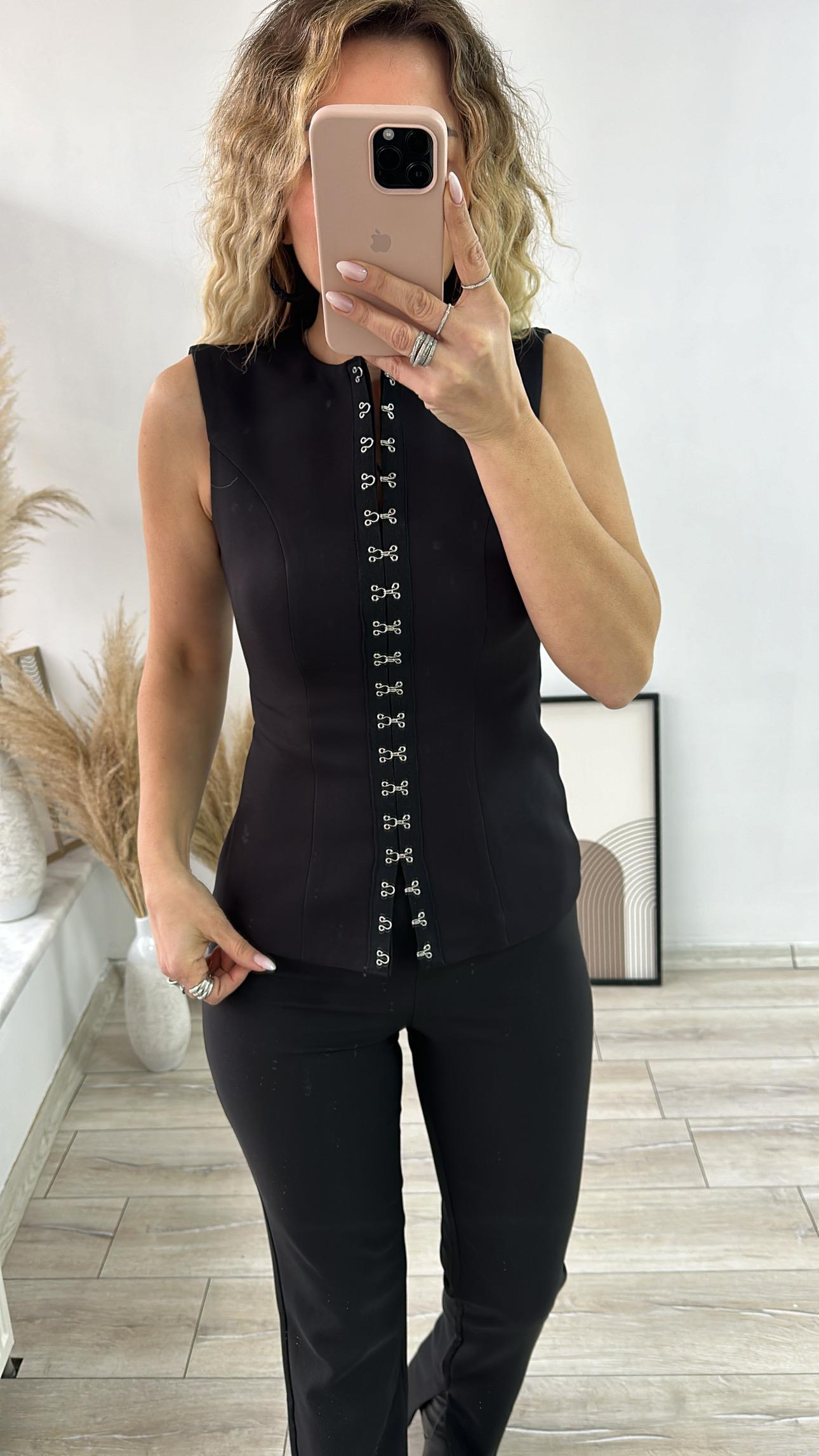 Siyah Ön Agraflı Yelek