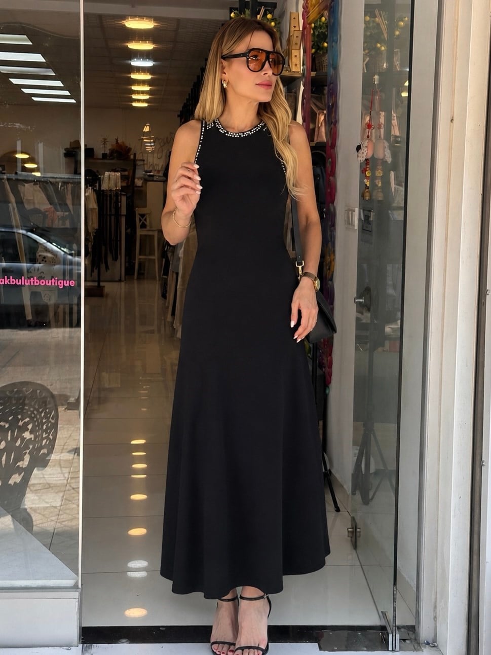 Siyah Uzun Taşlı Örme Elbise