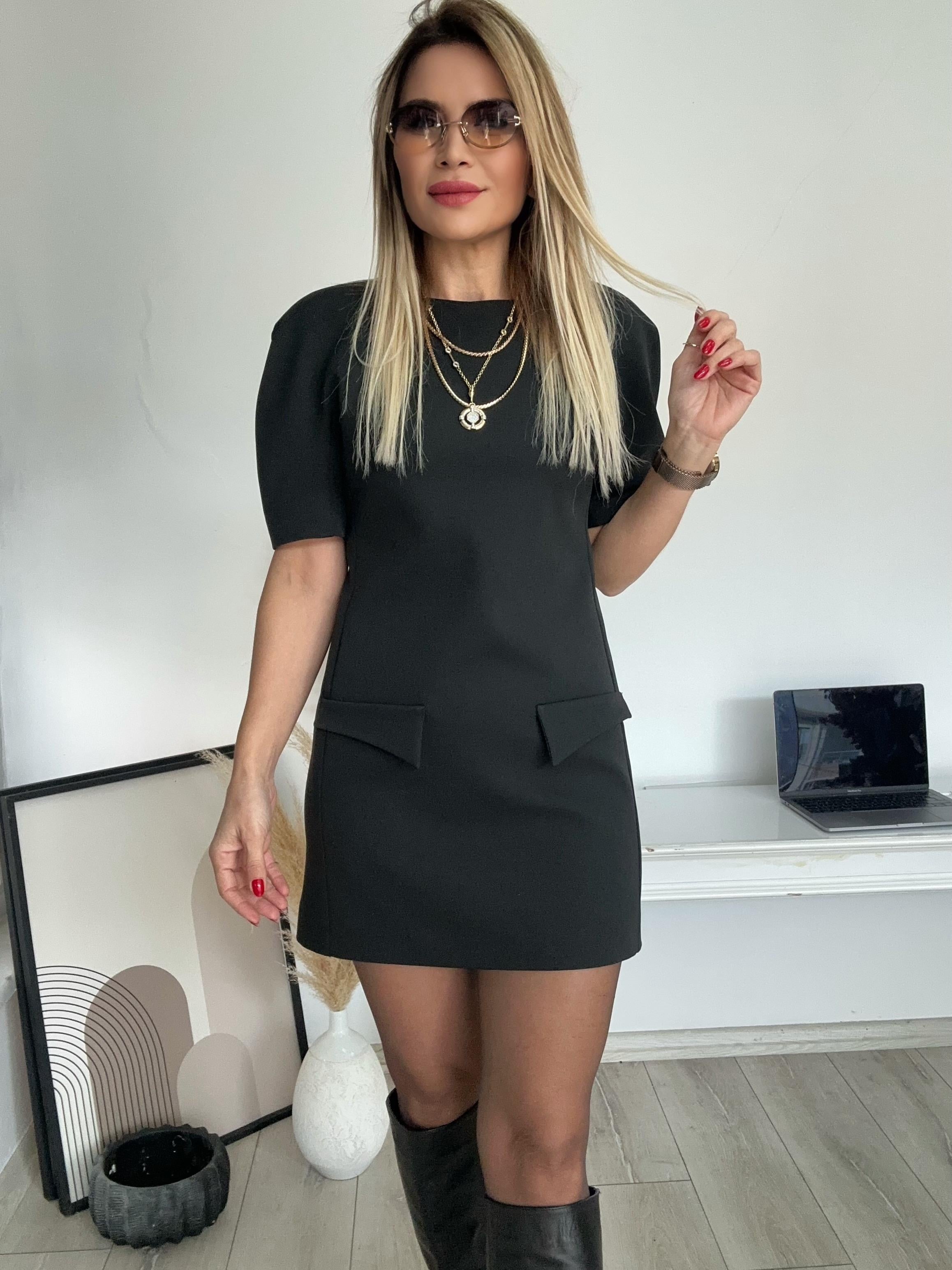 Siyah Vatkalı Mini Elbise