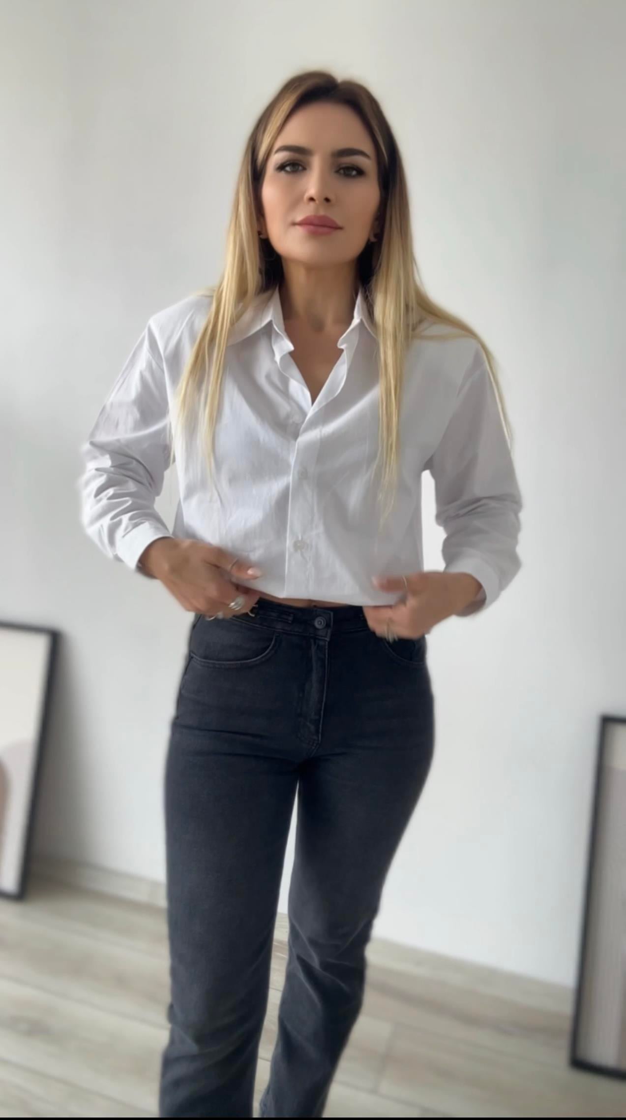 Vatkalı Beyaz Gömlek 