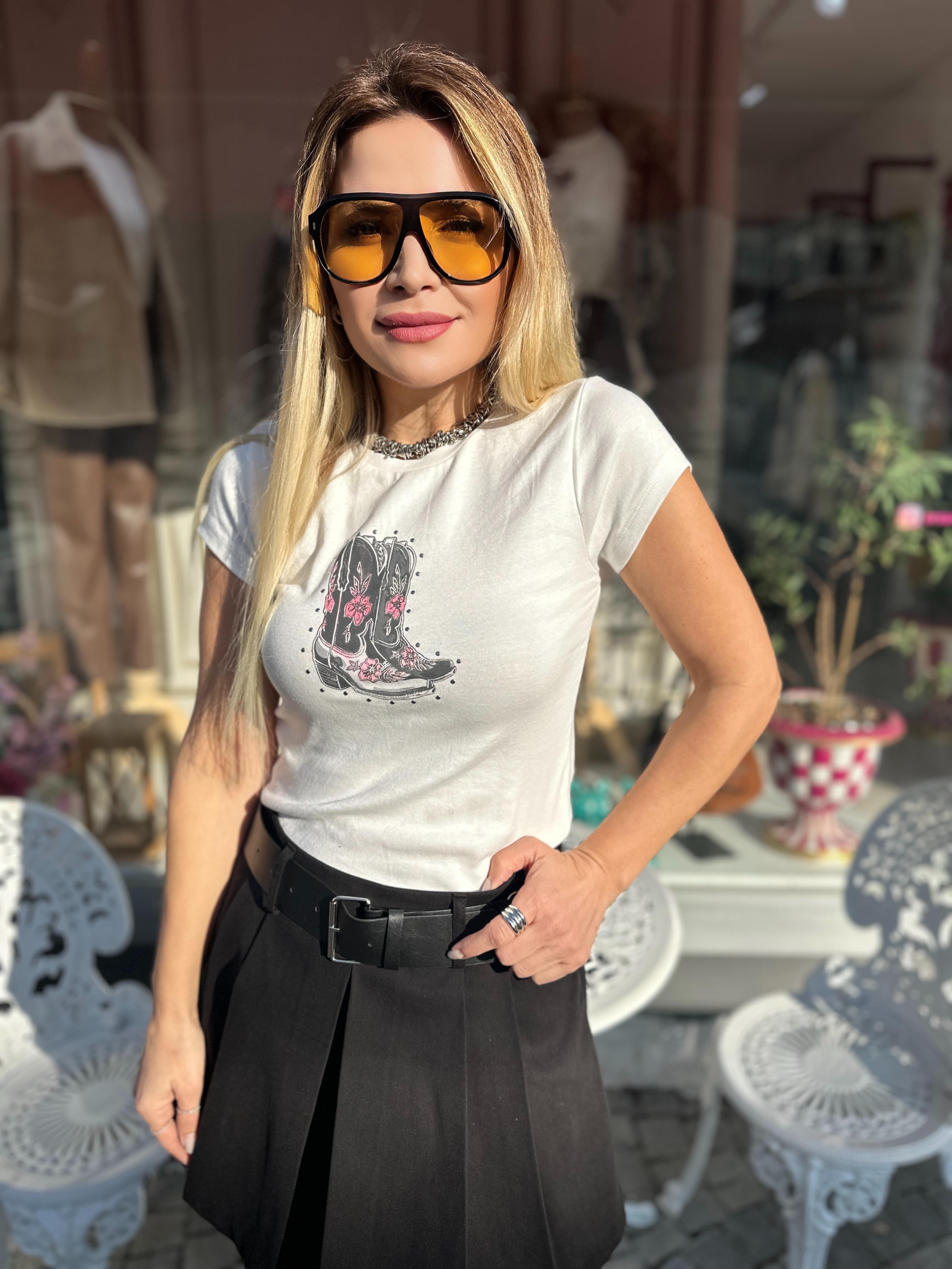 Zımbalı Desenli Tşhirt 