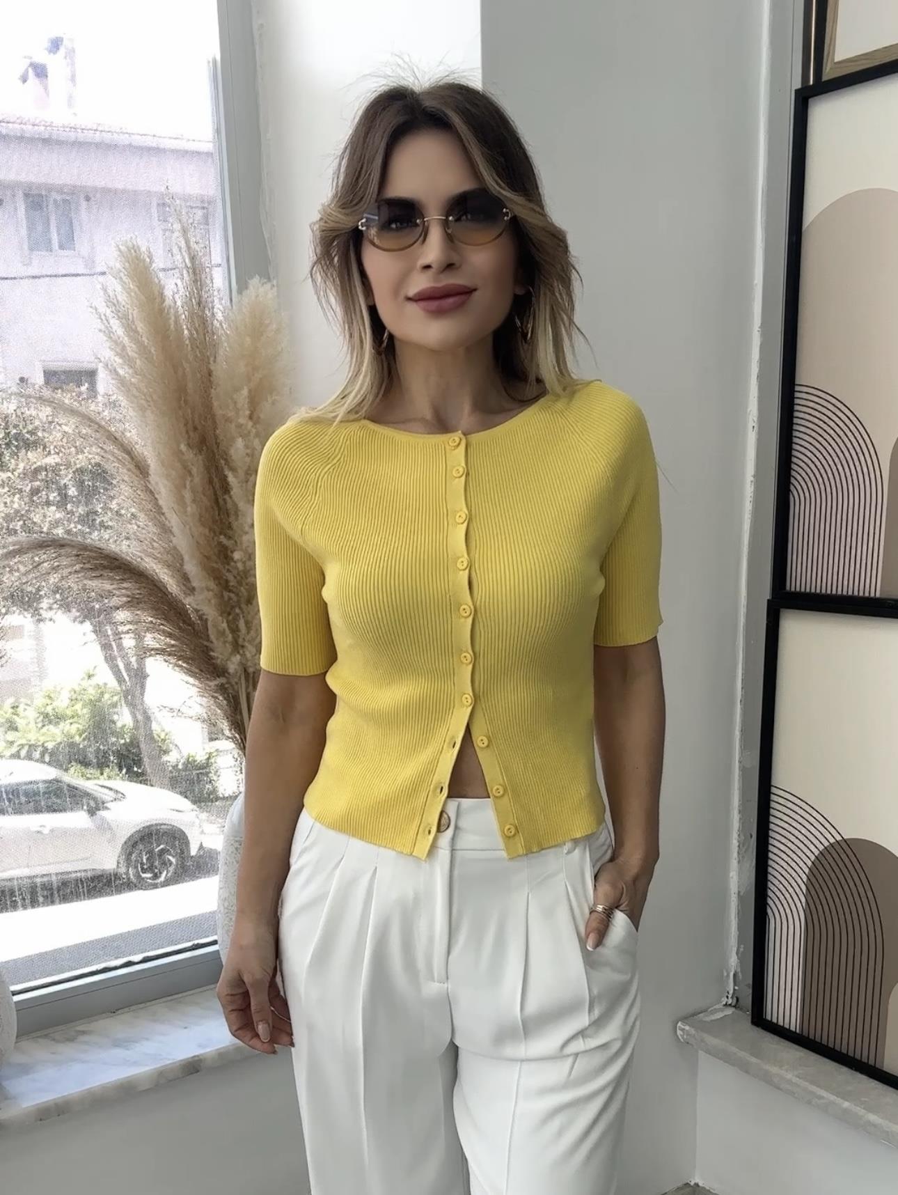 Açık Bisiklet Yaka Fitilli Düğmeli İnce Triko Hırka 