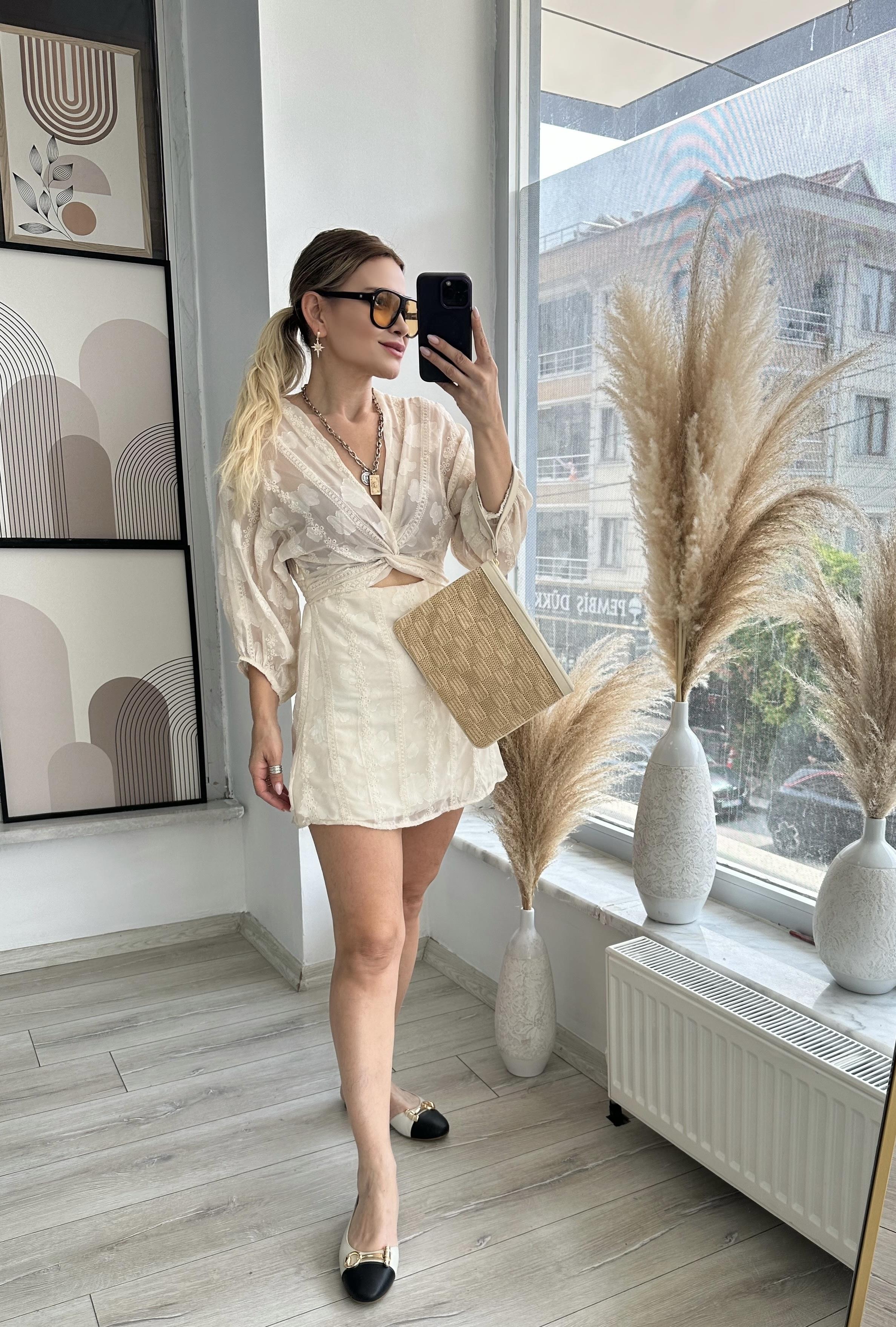 Bej Astarlı Mini Elbise