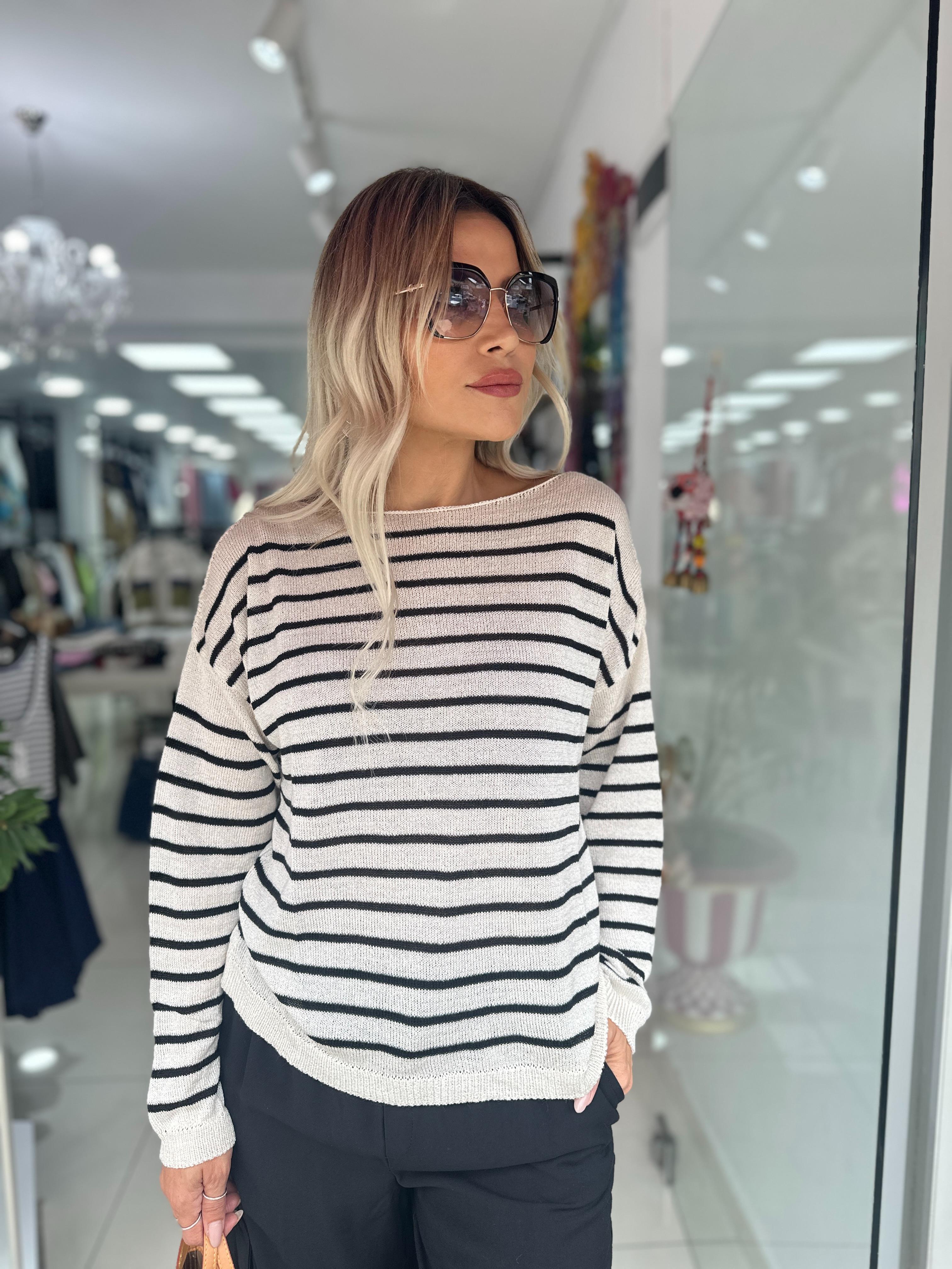 Bej Çizgili Omuz Dekolteli Triko
