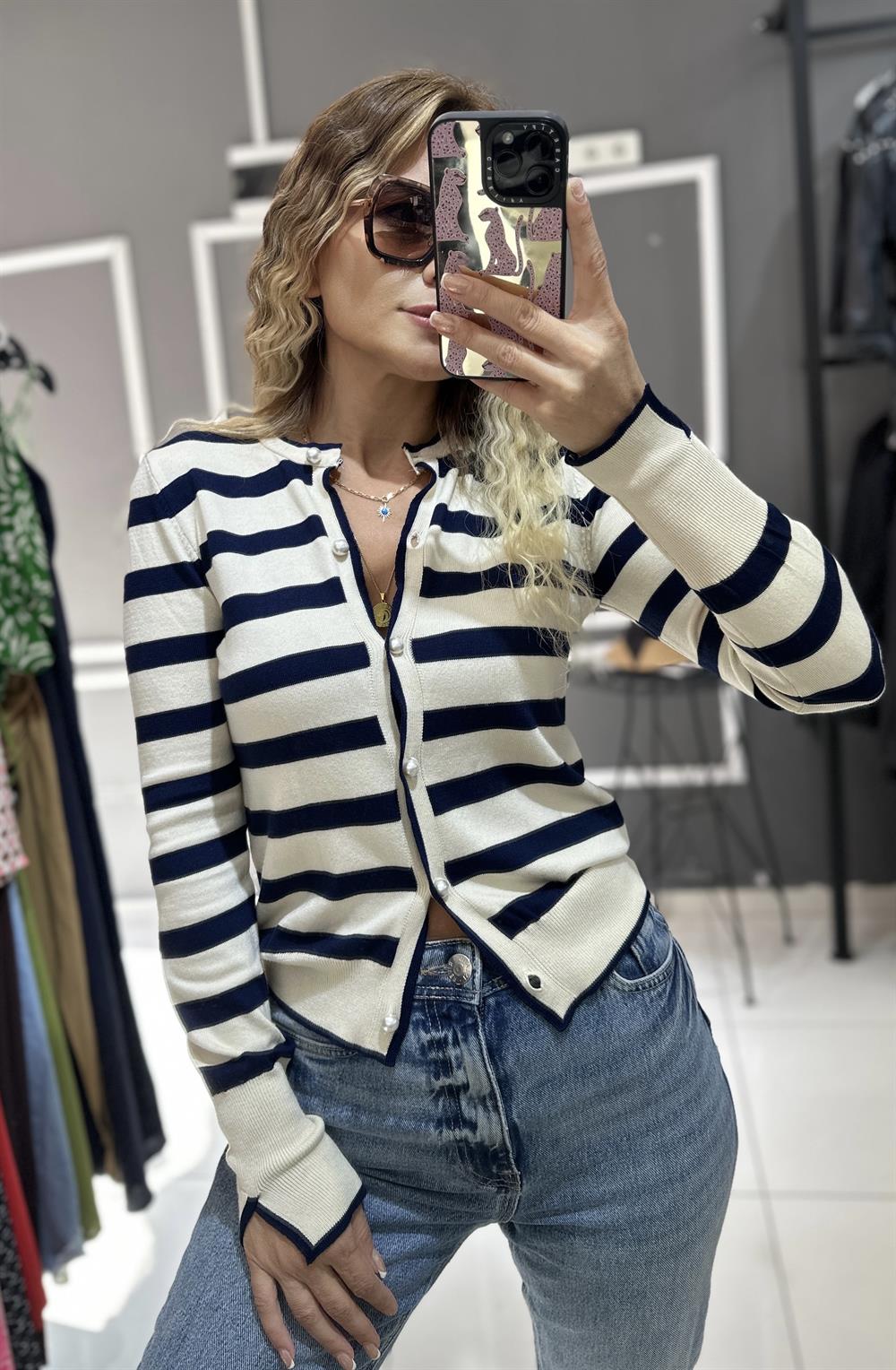 Bej Çizgili Triko Hırka