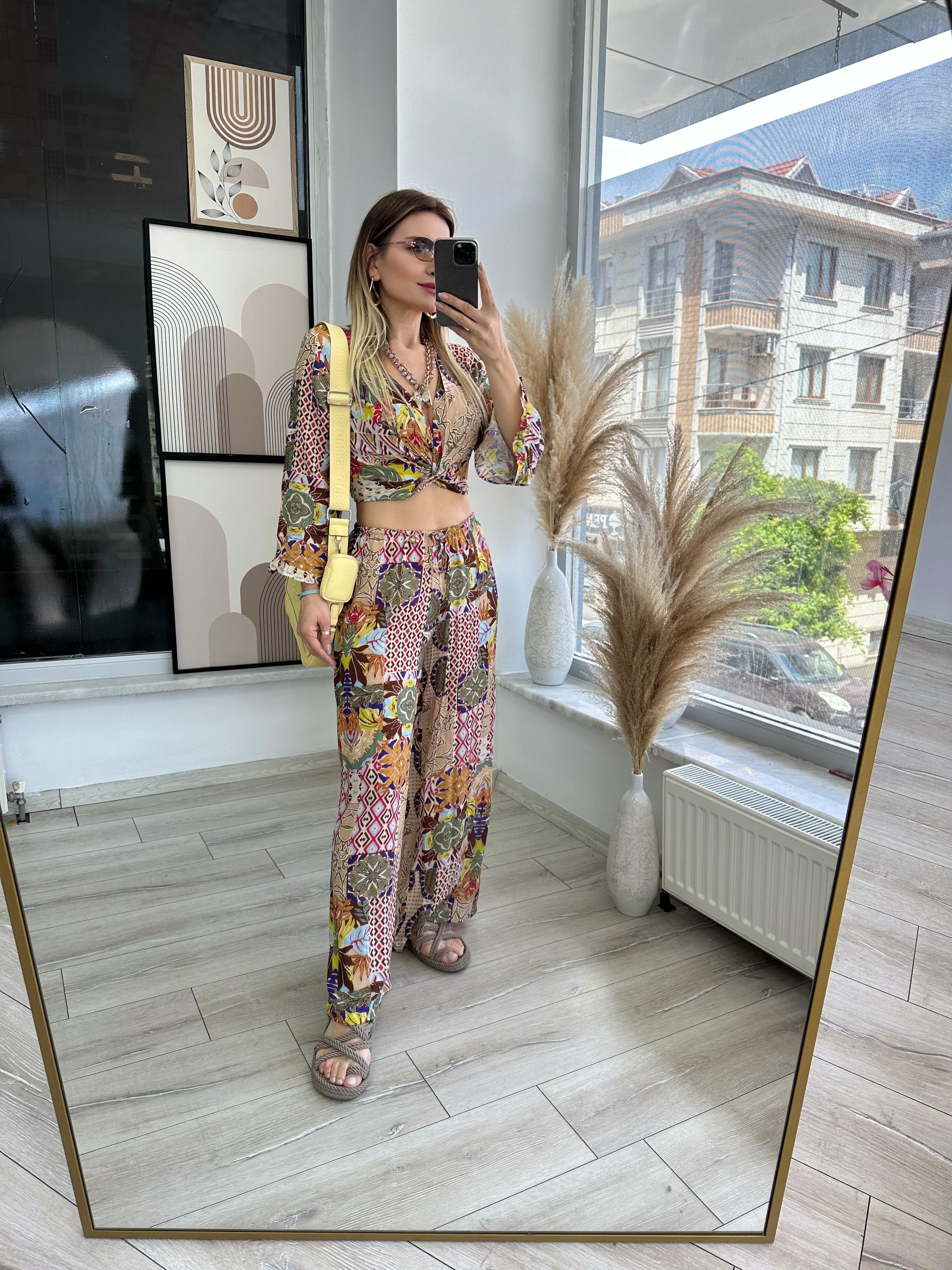 Bej Desenli Bağcıklı Pantolon