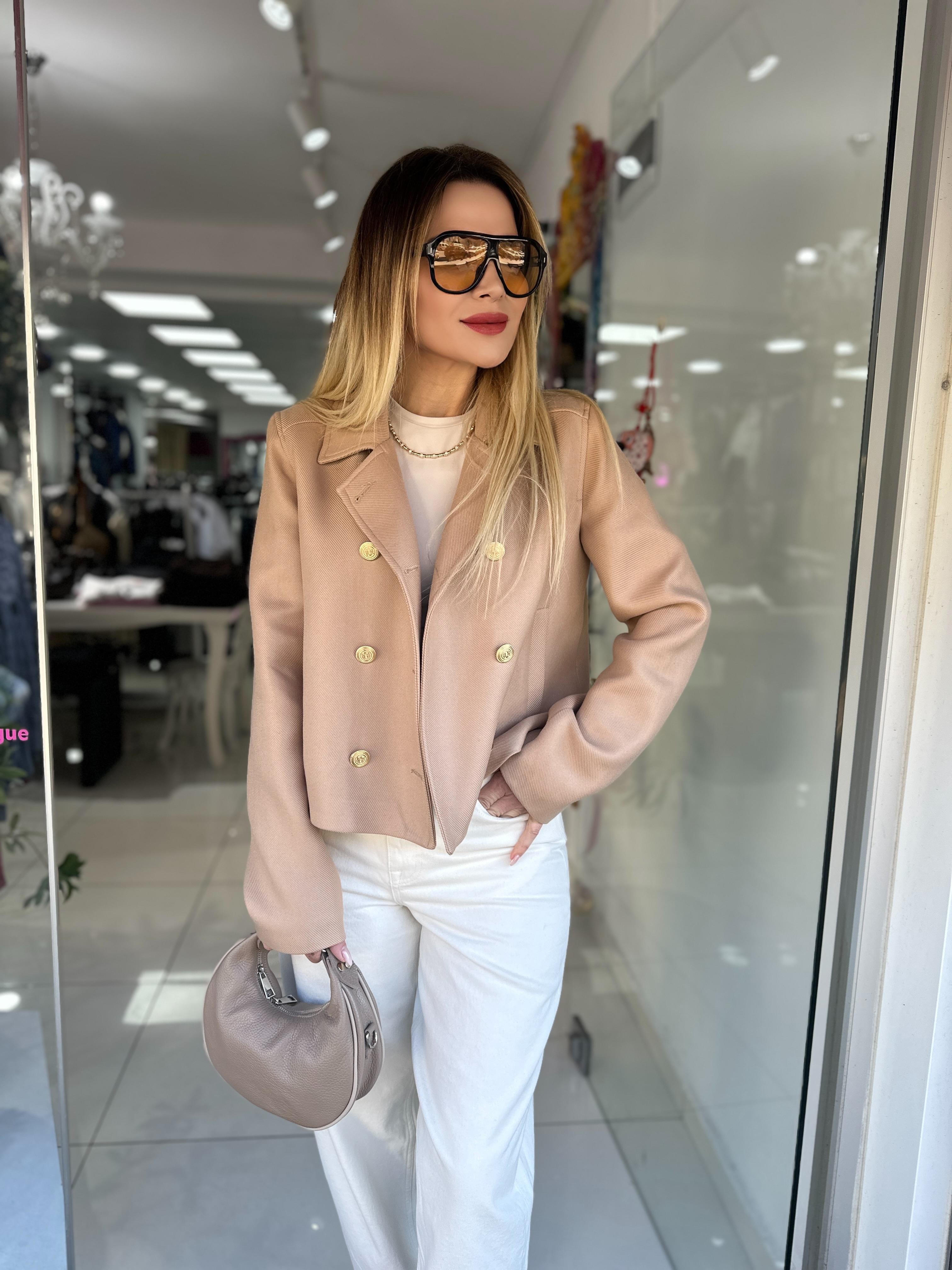 Bej Düğme Detaylı Ceket 