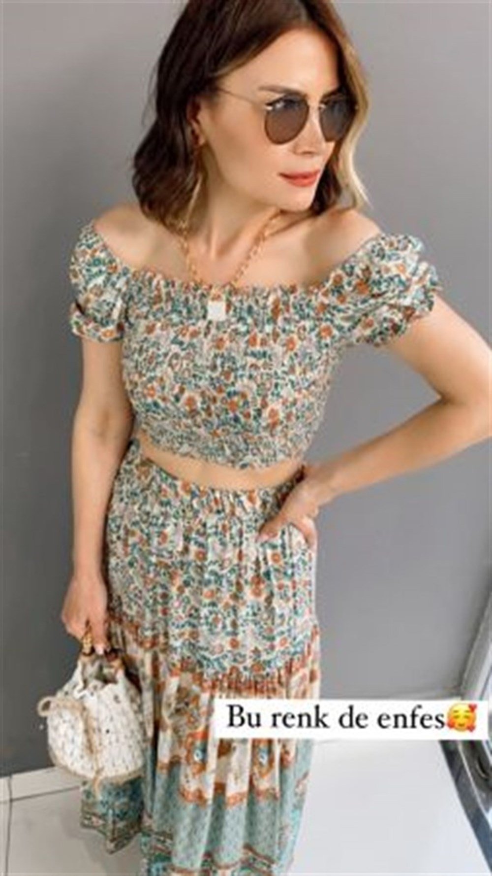 BEJ RENK CROP ETEK TAKIM