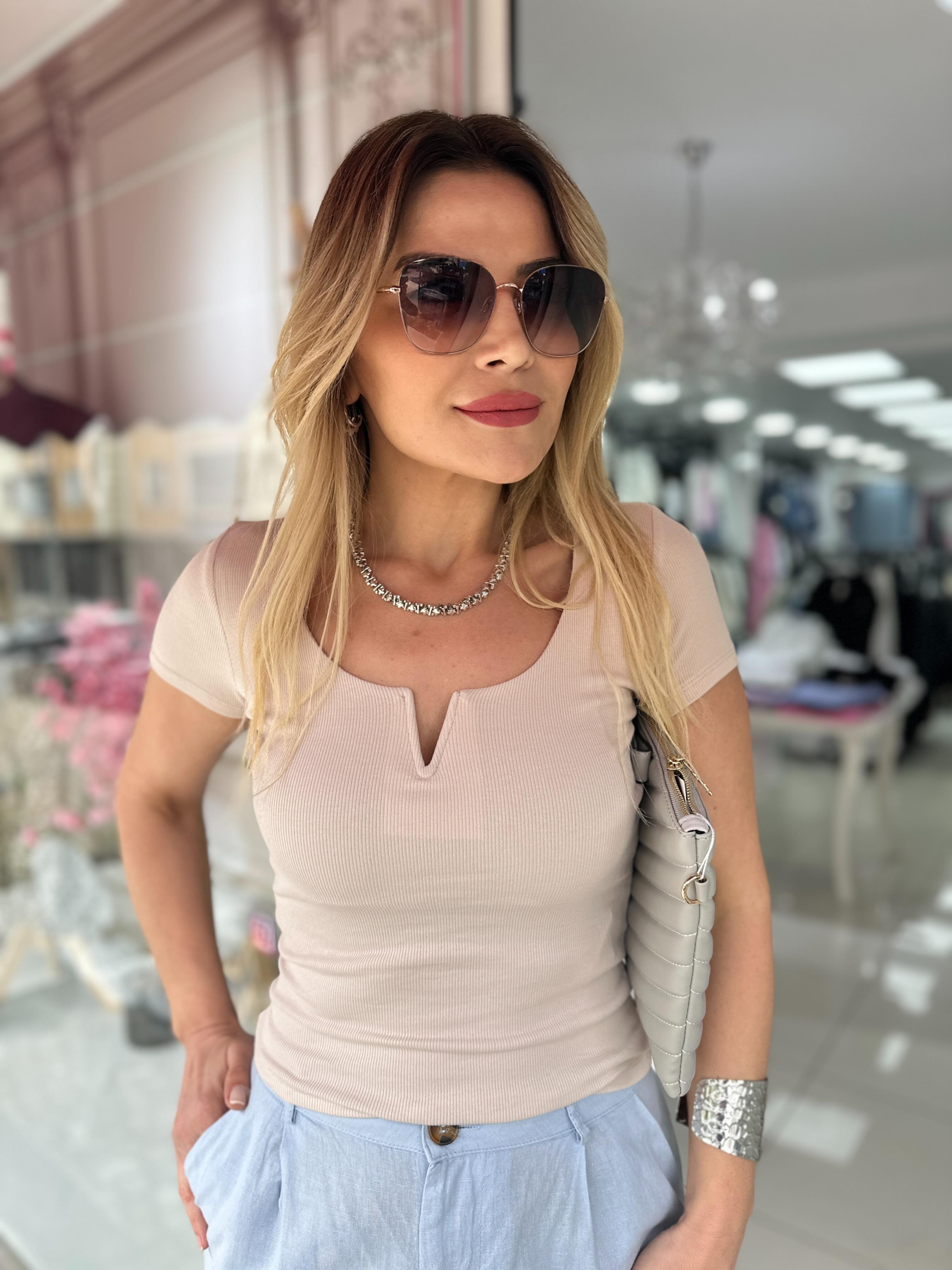 Bej V Yaka Tşhirt 