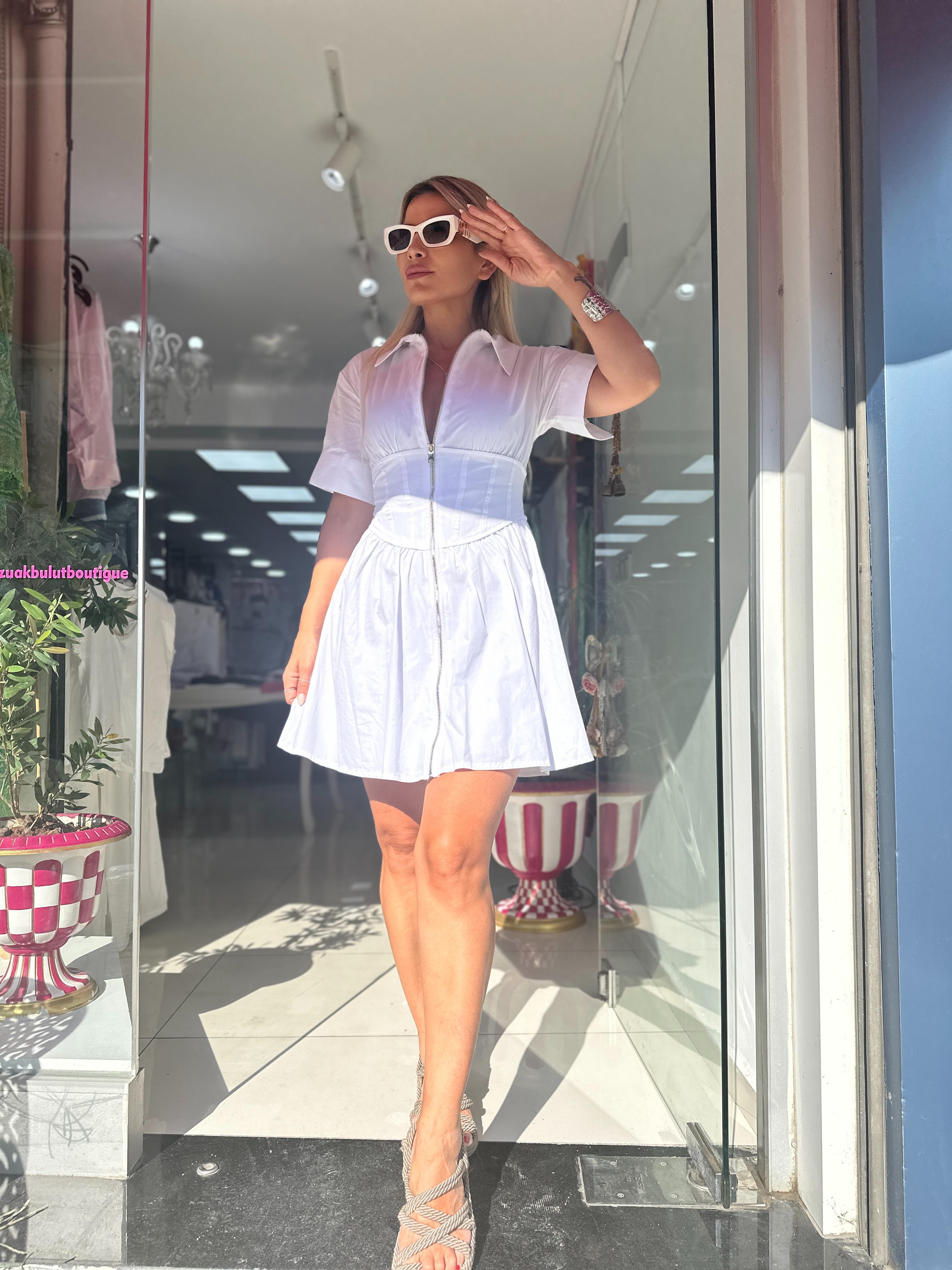 Beyaz Beli Korseli Fermuar Detaylı Elbise 