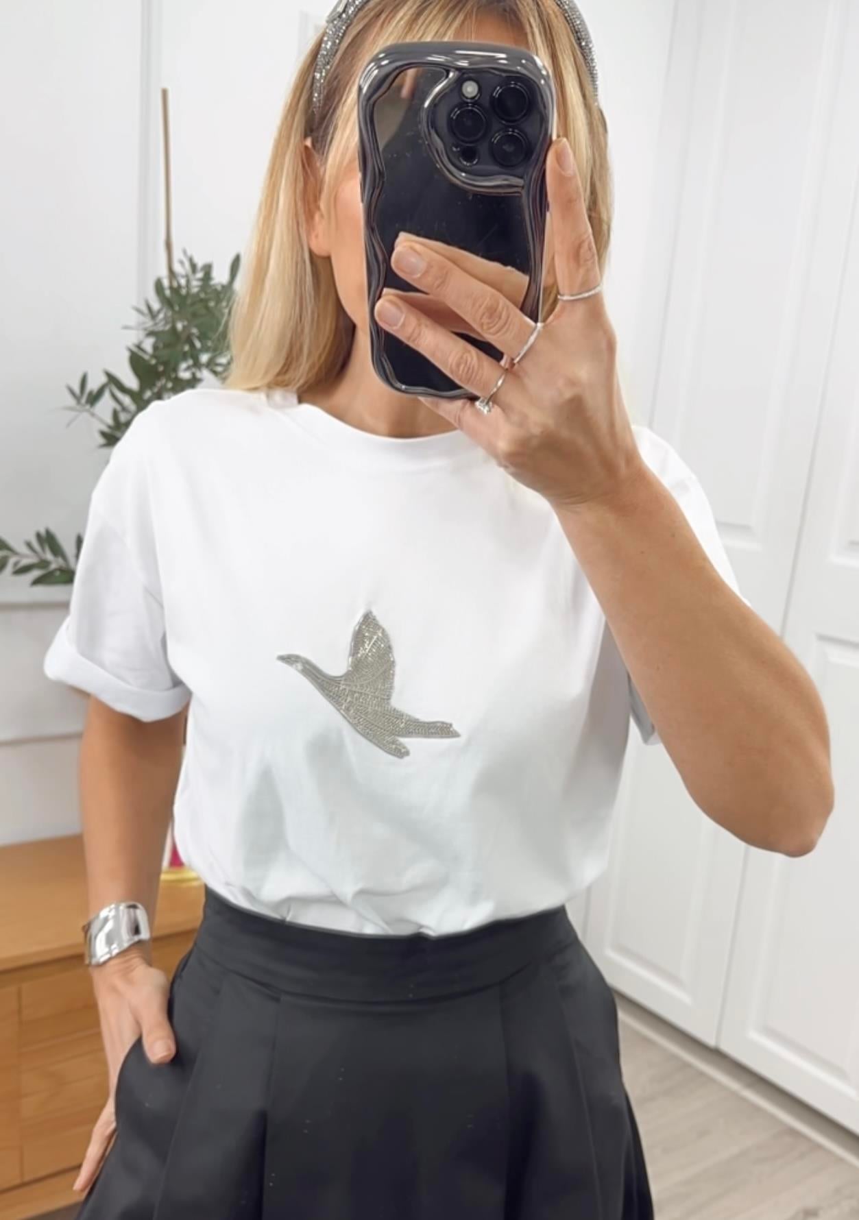 Beyaz Bisiklet Yaka Zincir Logolu Tshirt