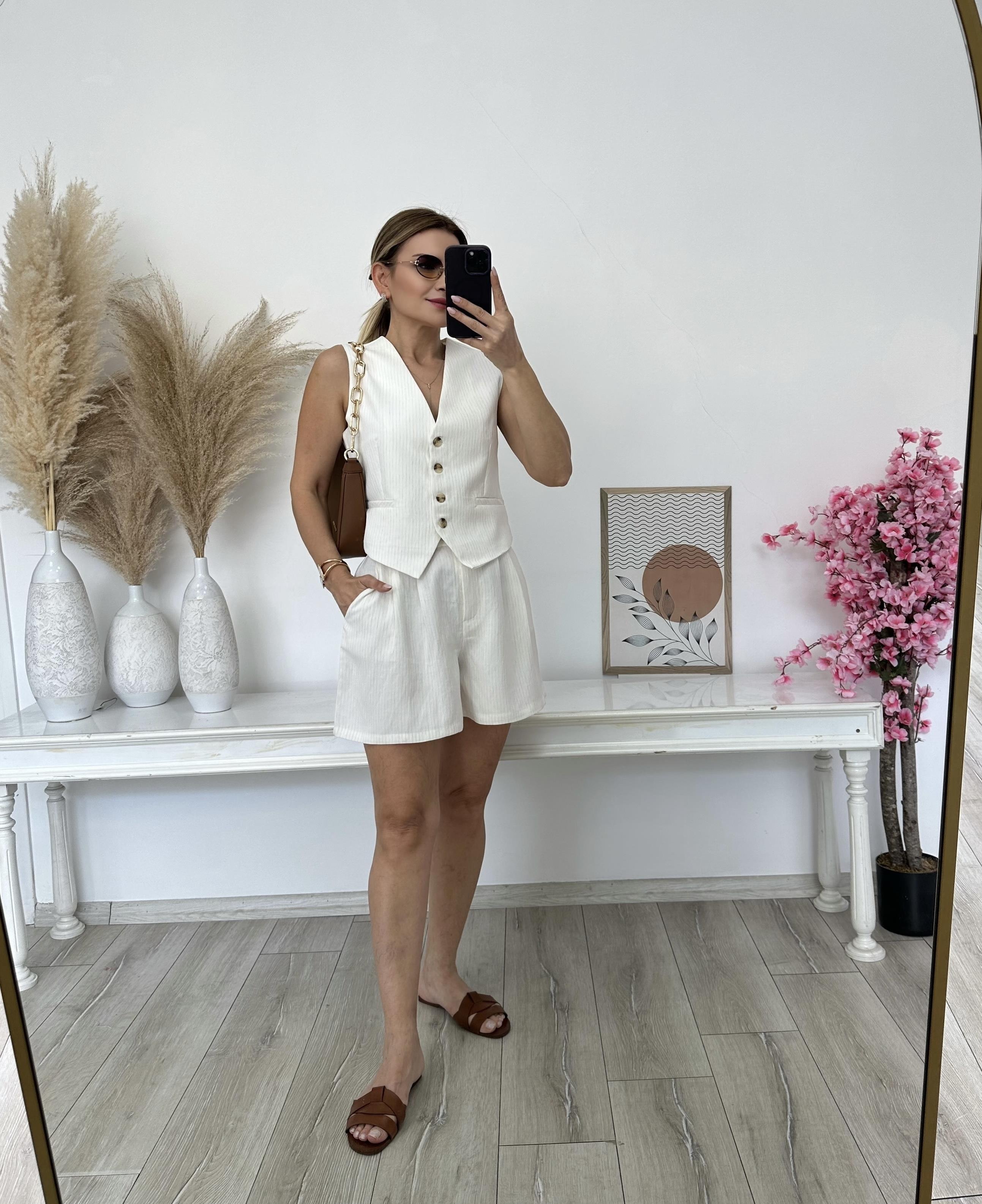 Beyaz Çizgili Yelek Şort Takım