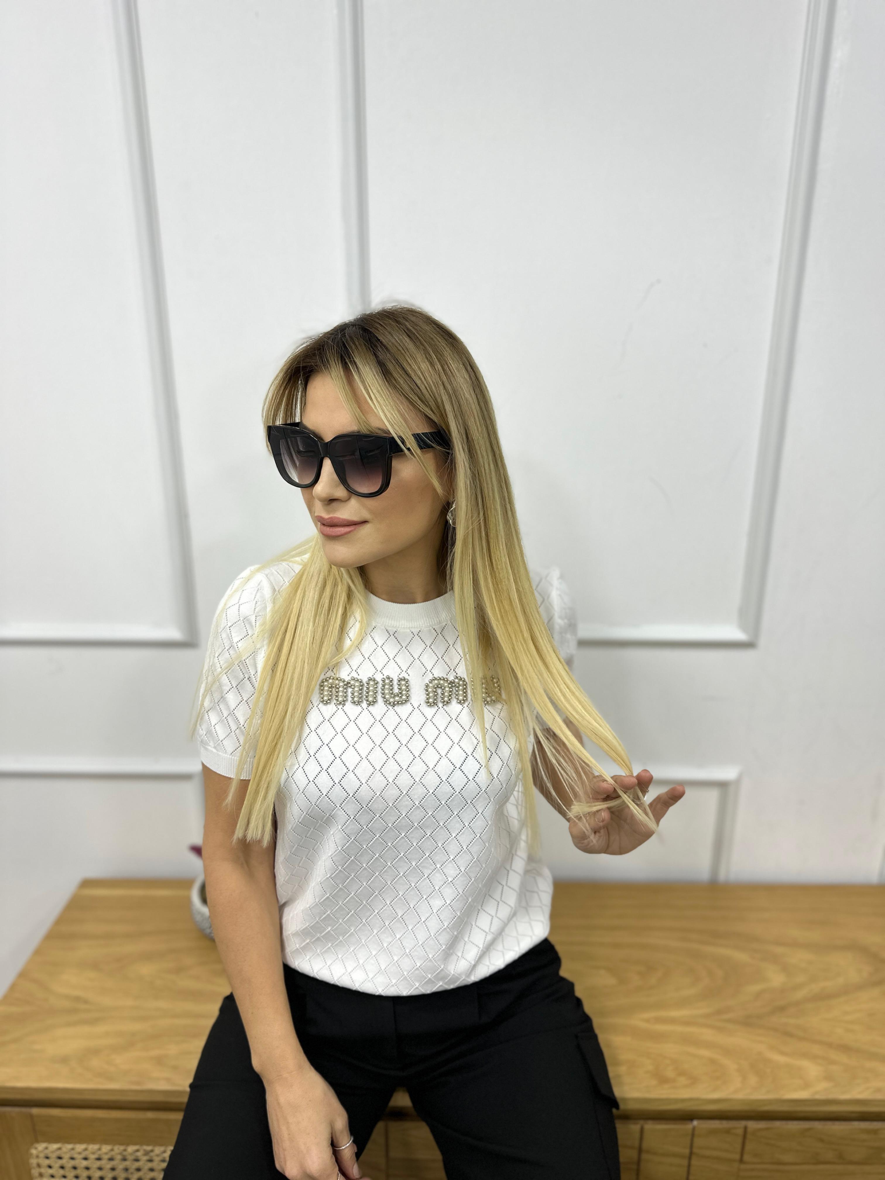 Beyaz İnci Detaylı Triko