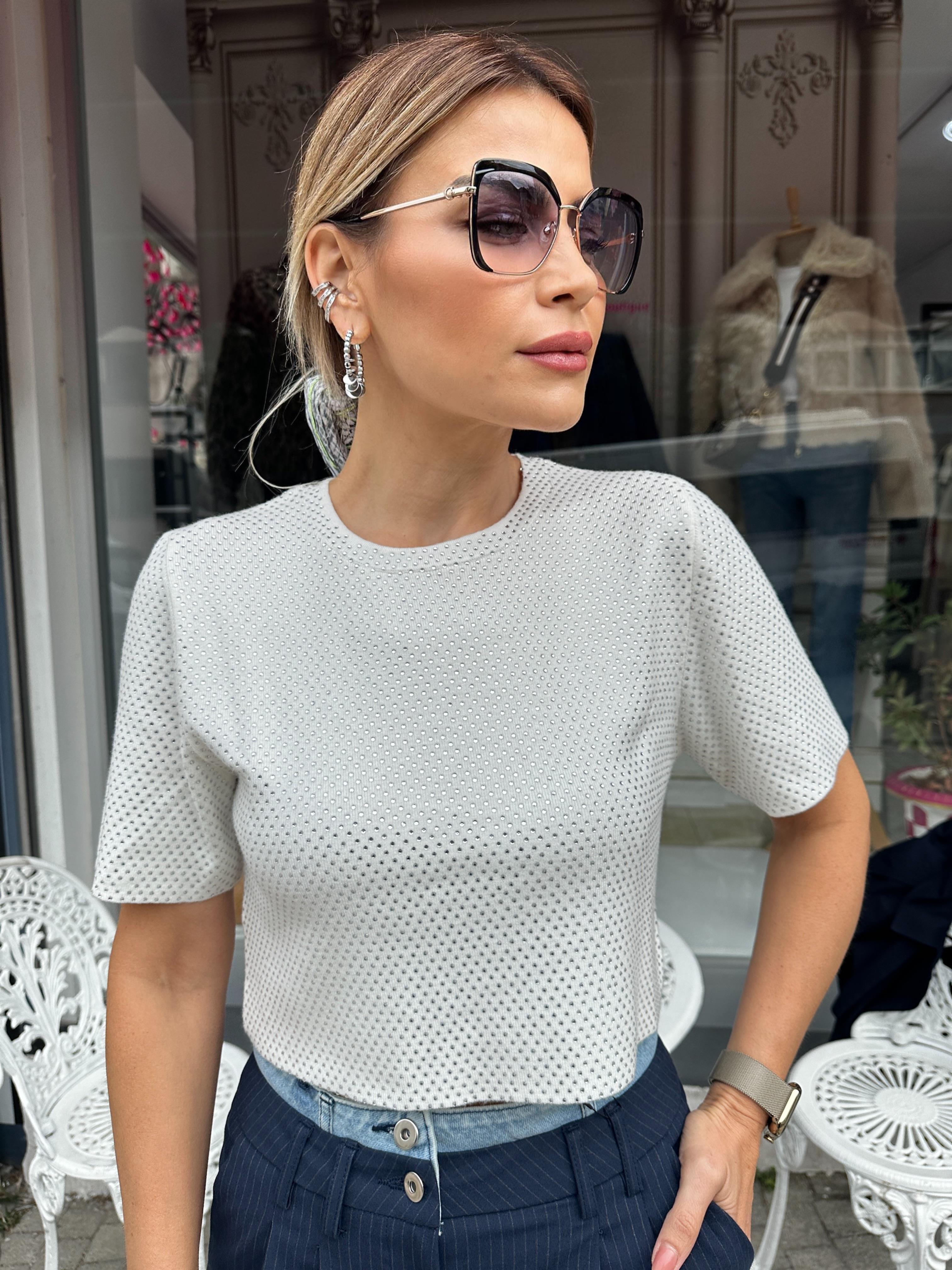 Beyaz Kısa Kollu Taşlı Triko