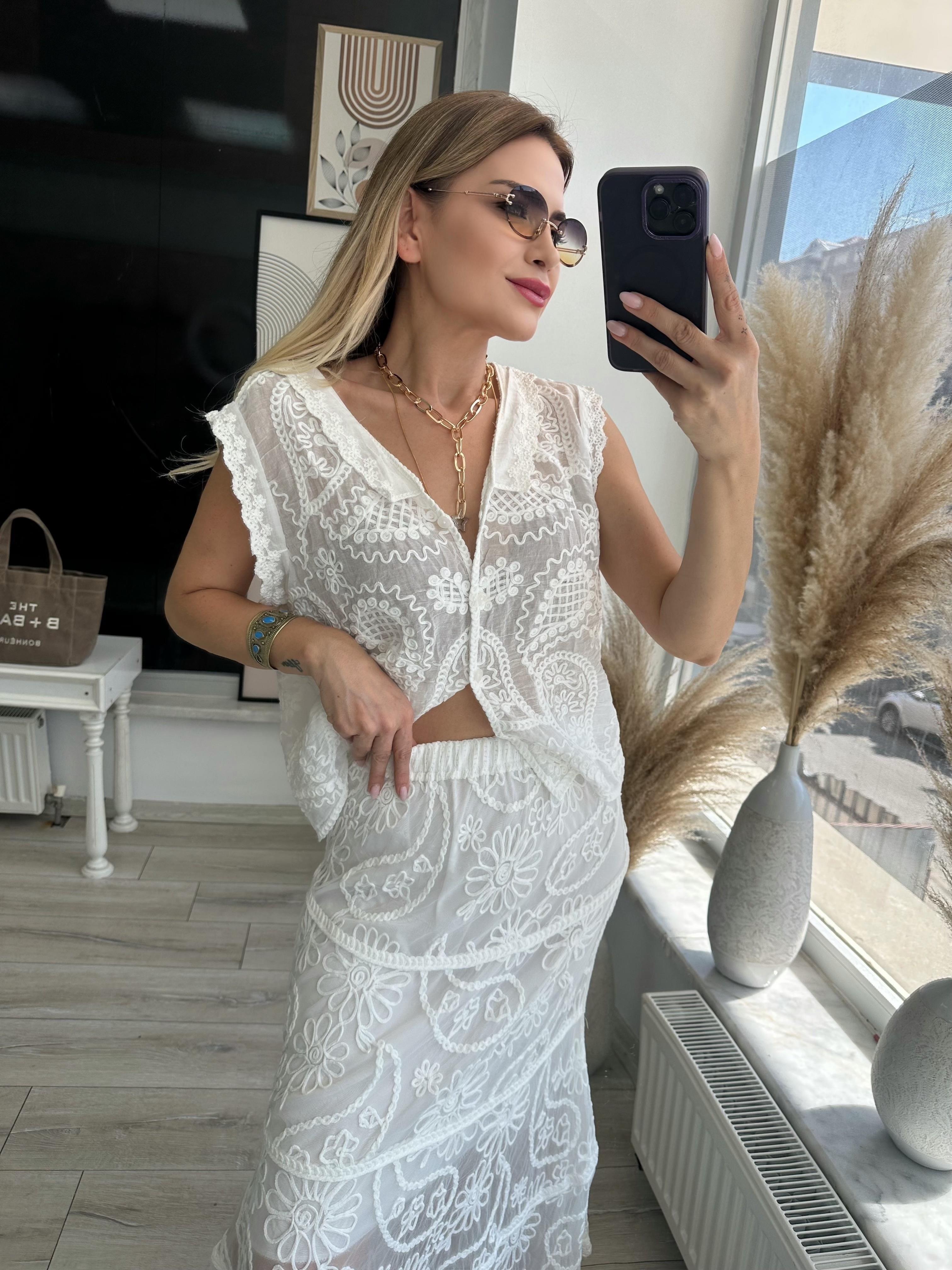 Beyaz Pamuklu Dantel Detaylı Astarlı Bluz Etek Takım