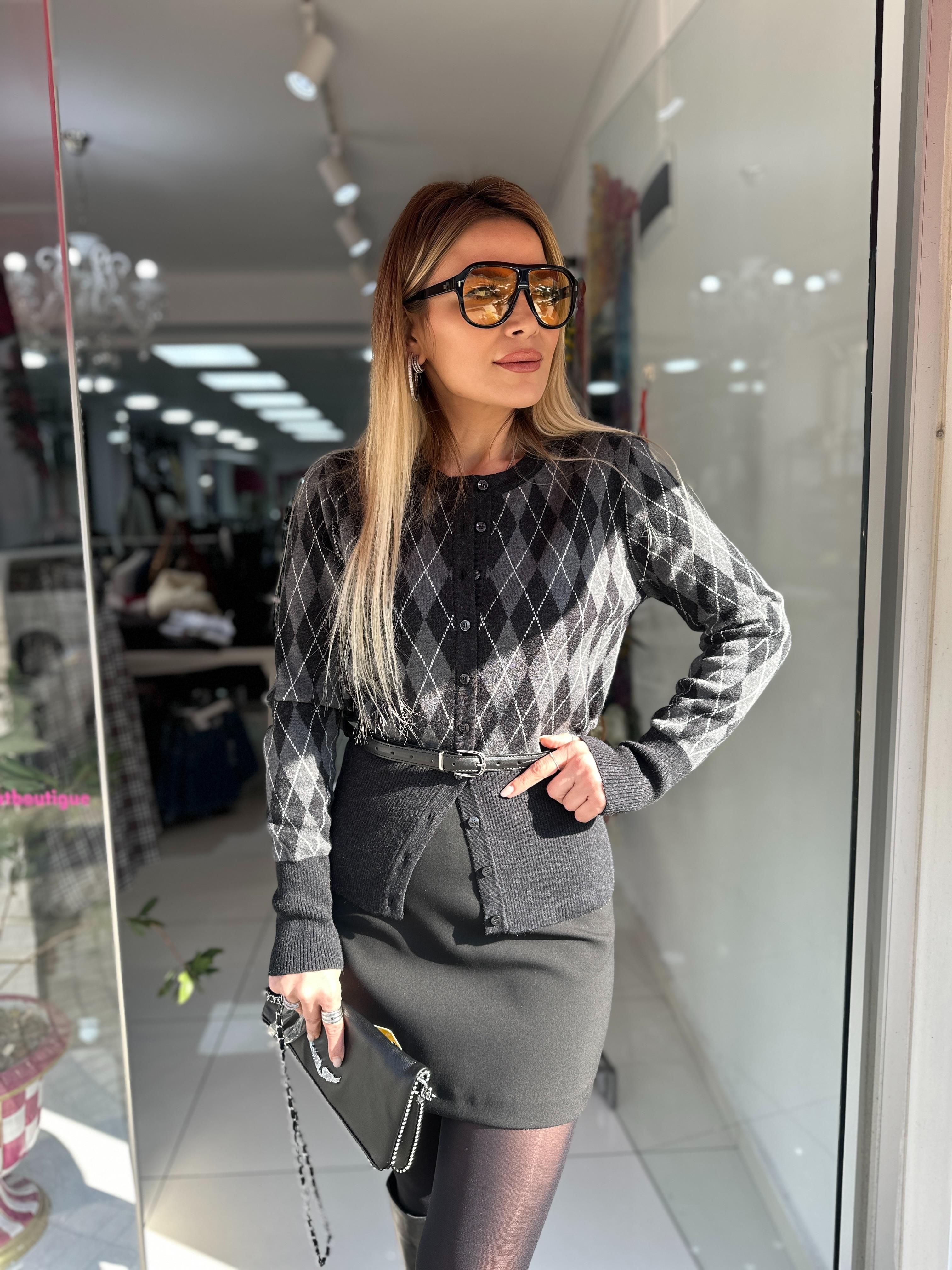 Bisiklet Yaka Düğmeli Kemerli Triko Hırka 