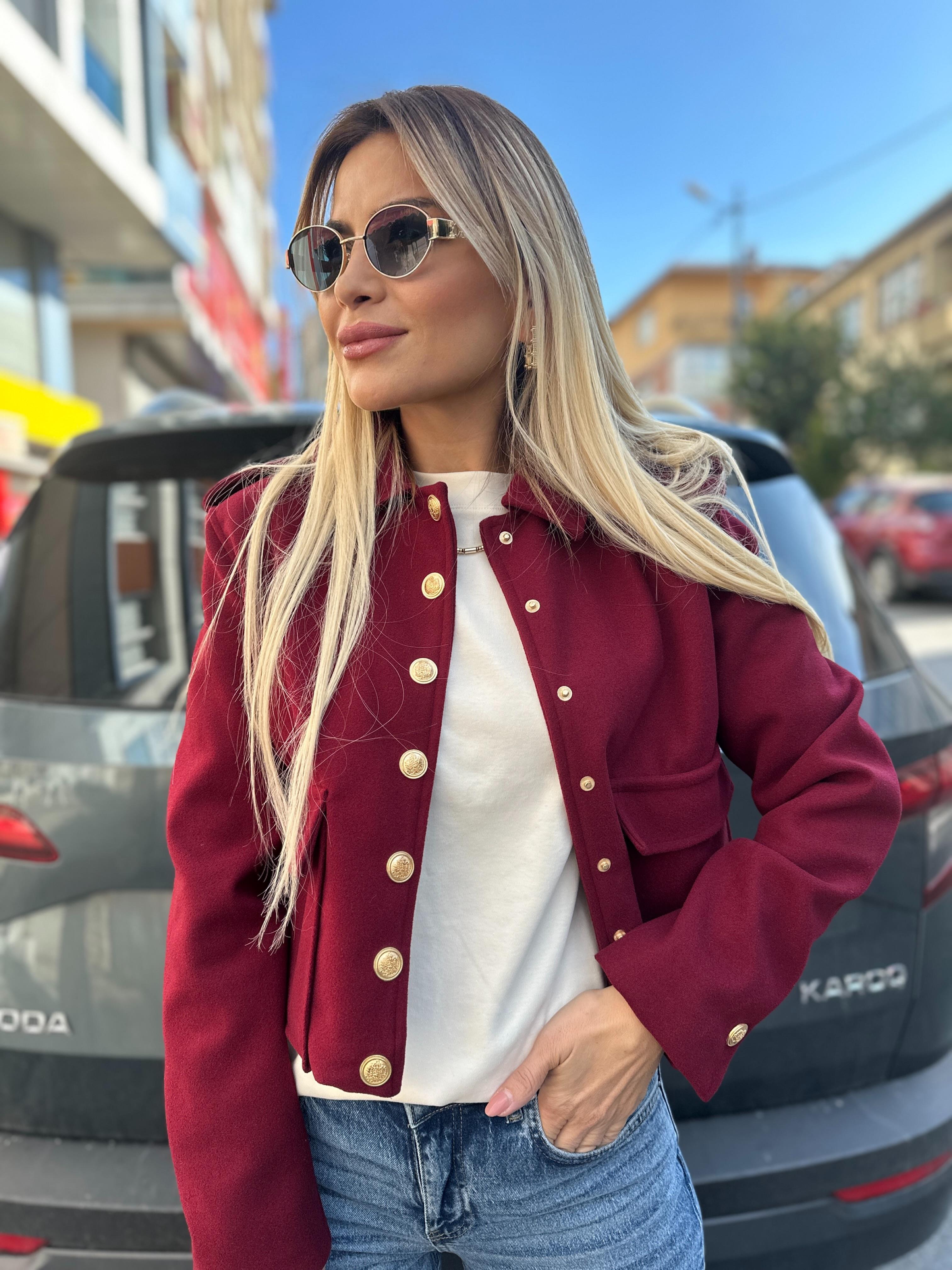 Bordo Düğmeli Kısa Ceket 