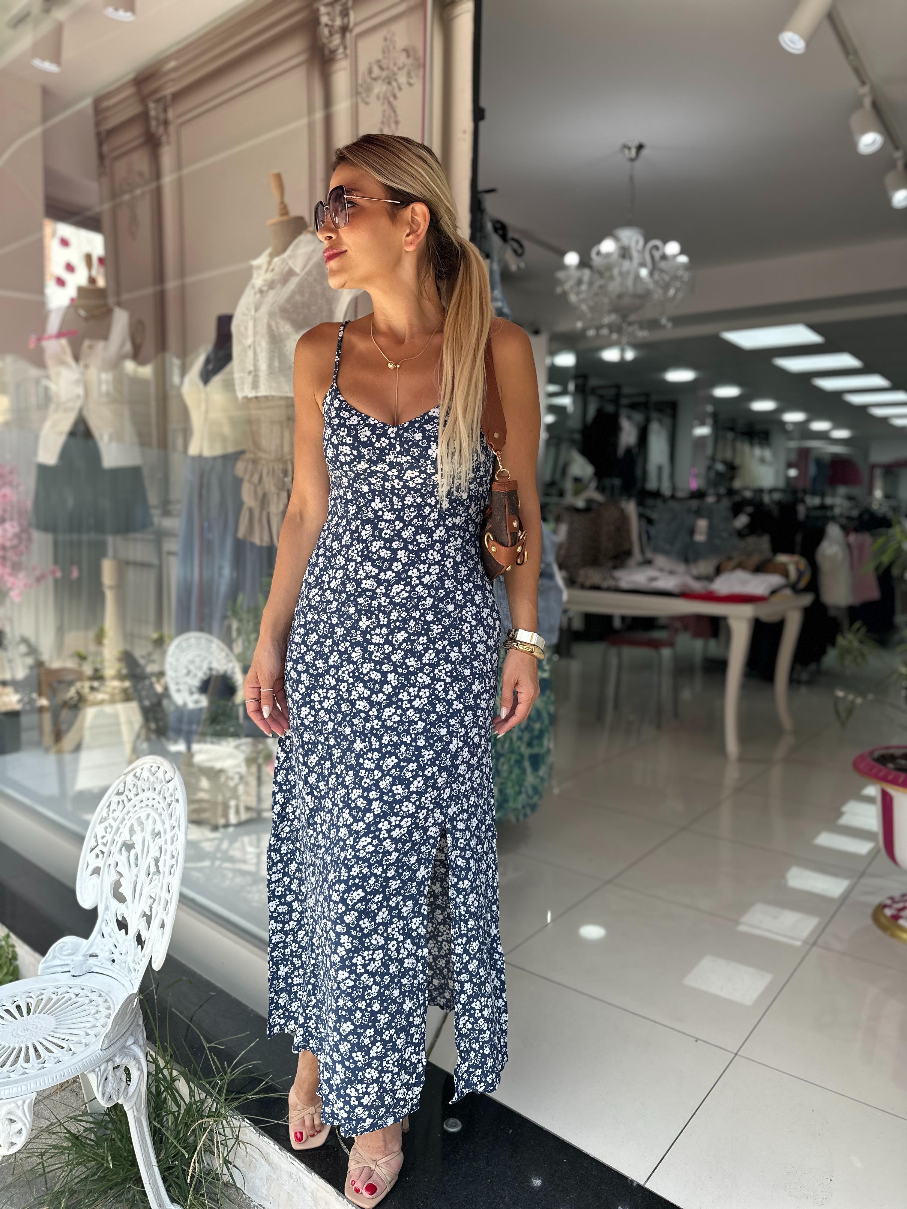 Çiçek Desenli Yırtmaçlı Elbise