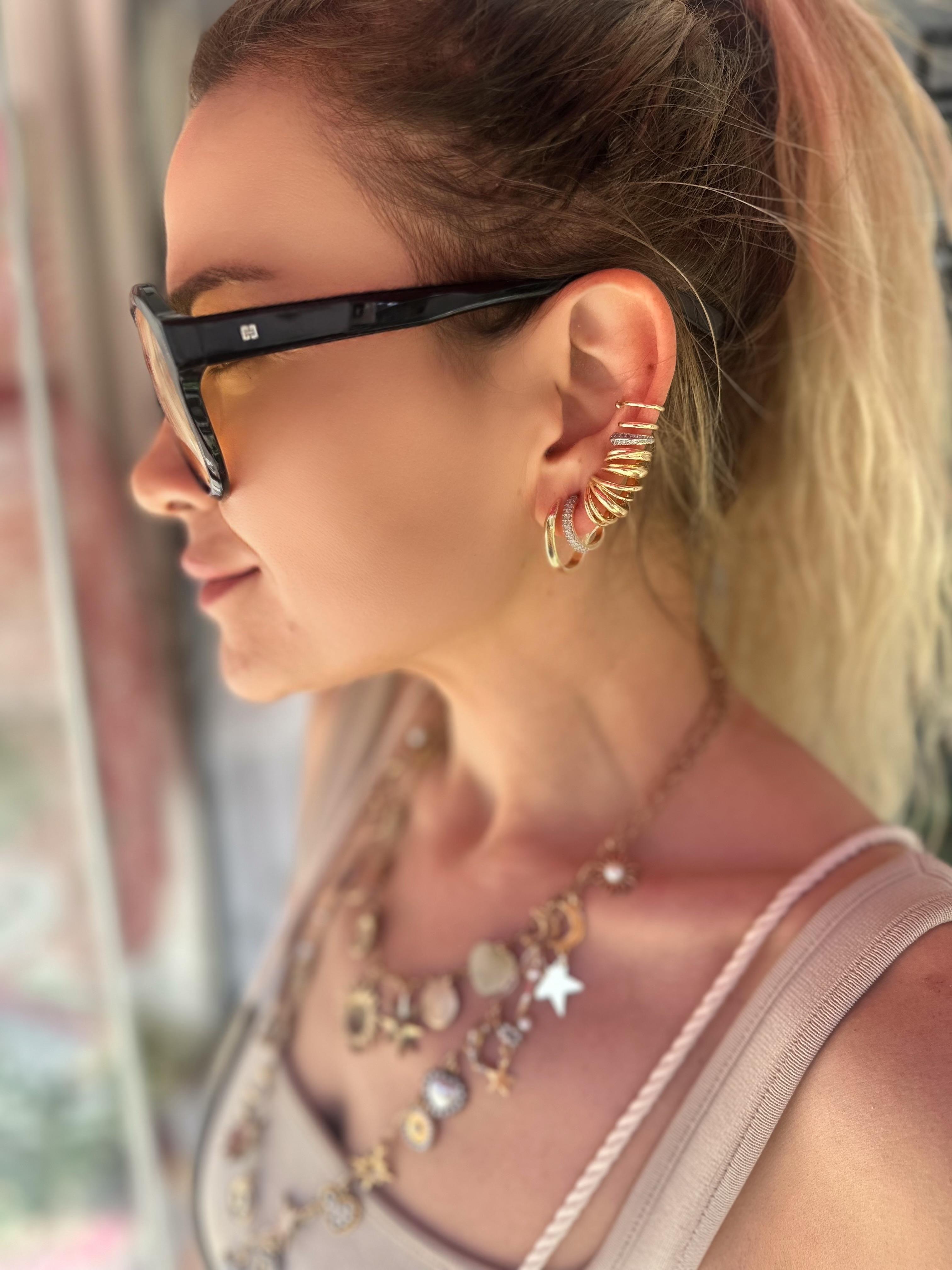 Çoklu Taşlı Küpe