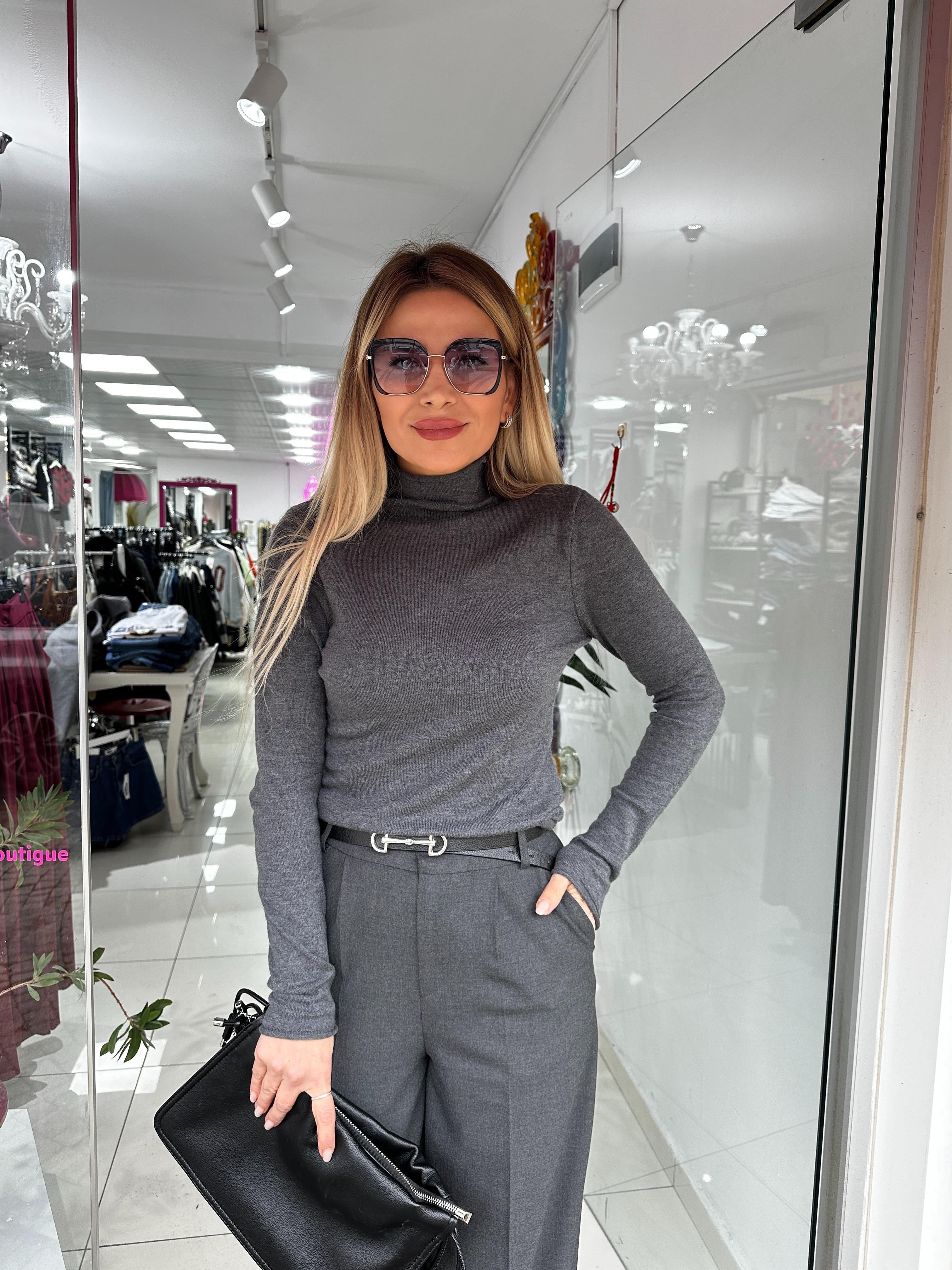 Dik Yaka Yumuşak Doku İnce Triko Kazak