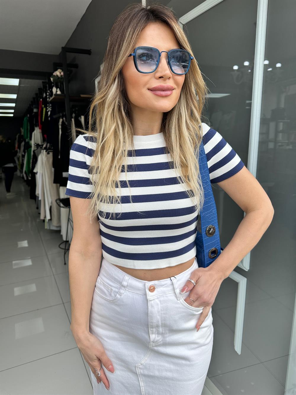 DLV Beyaz Lacivert Çizgili Crop