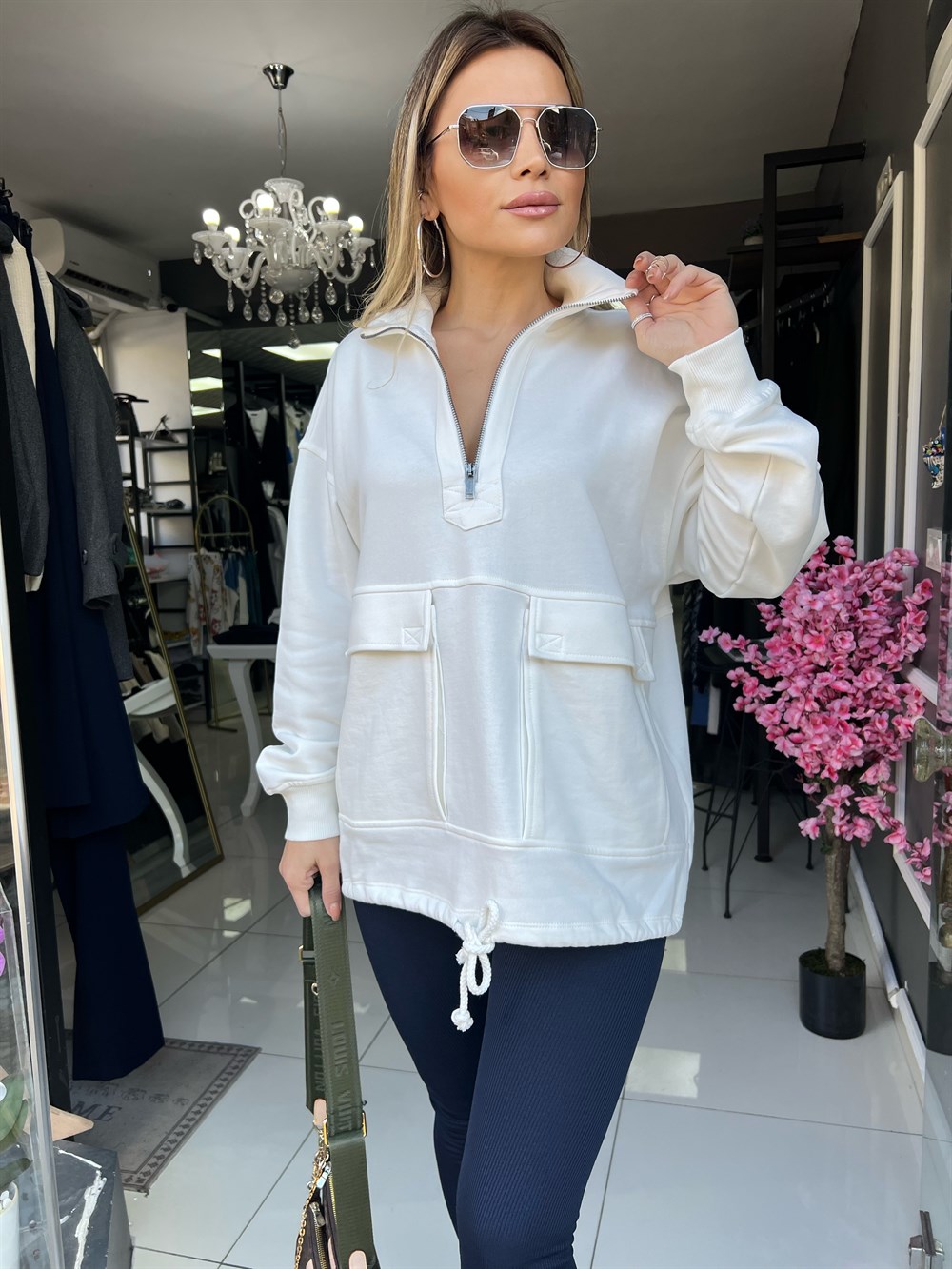 DLV Cep Detaylı Ekru Sweat