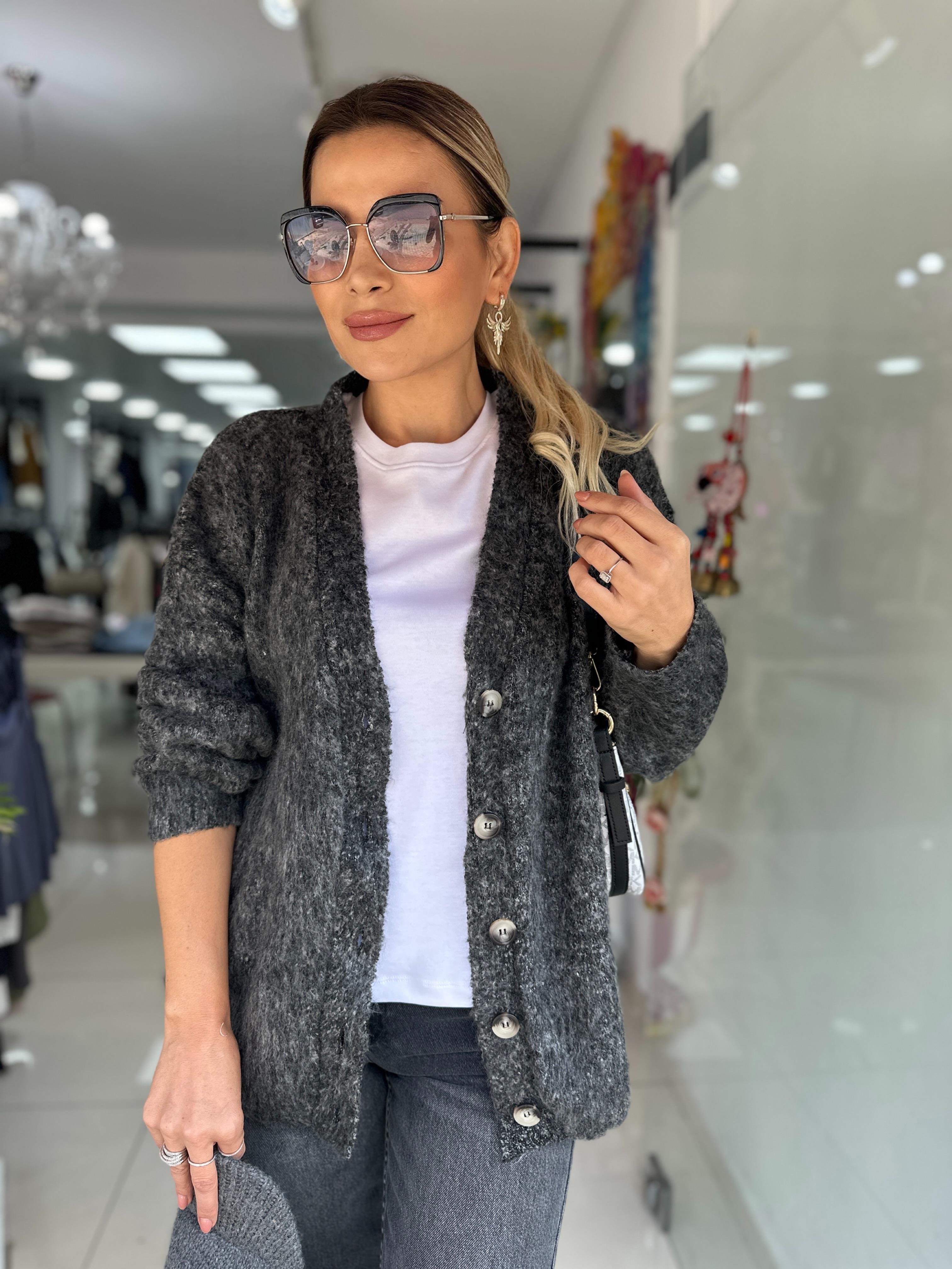 DLV Gri V Yaka Şardonlu Düğmeli Triko Hırka 