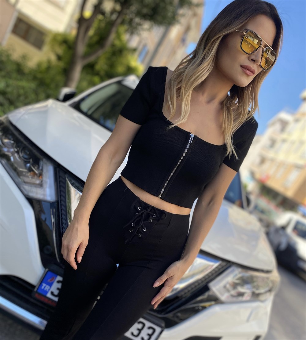 DLV Kare Yaka Kısa Kol Siyah Triko