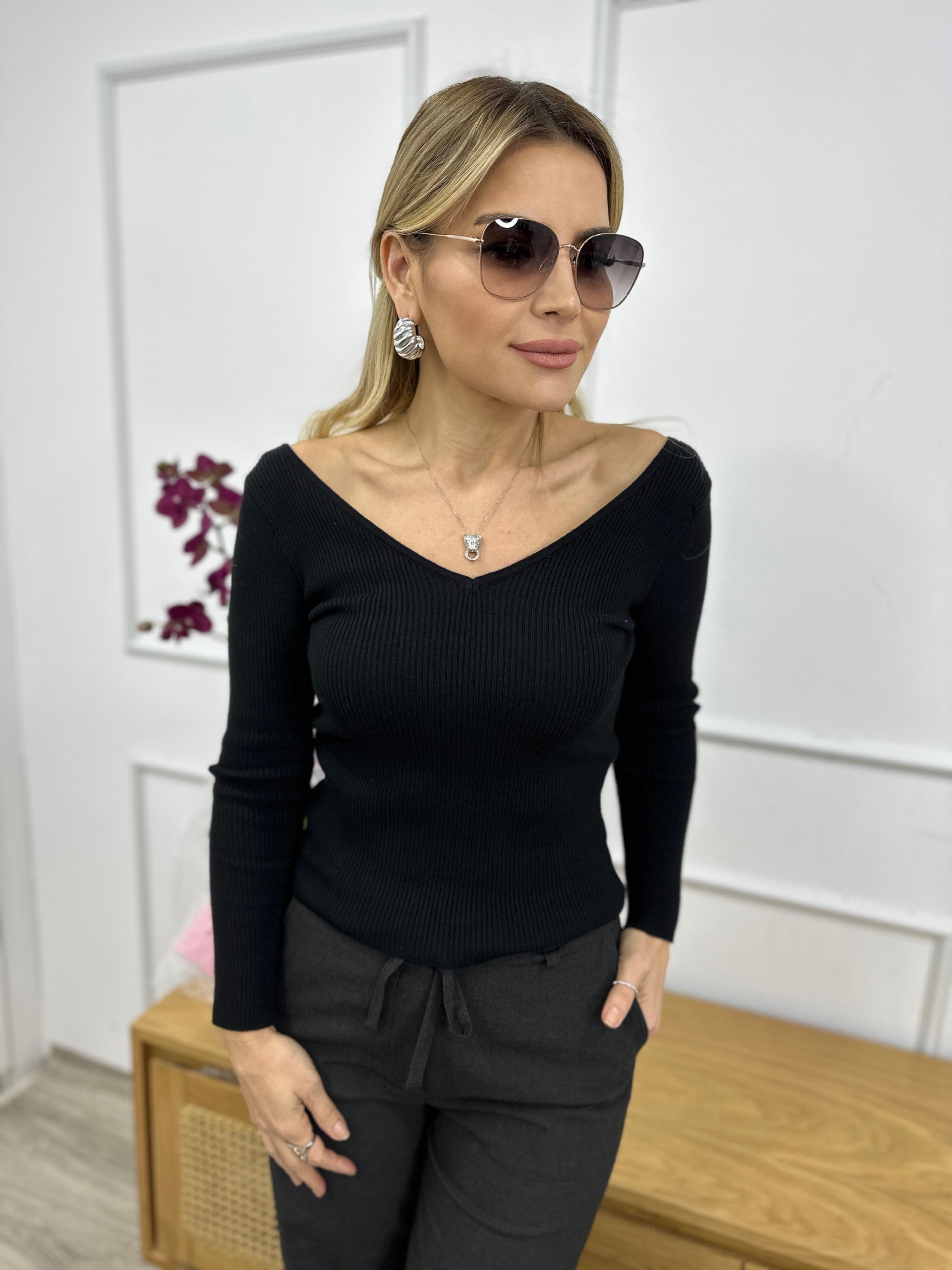 DLV Siyah V yaka Triko | Arzu Akbulut Butik