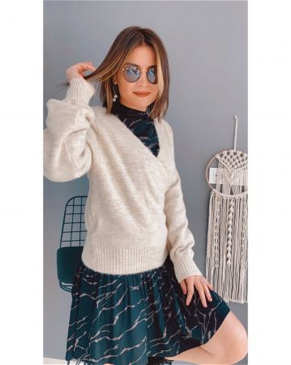 EKRU BAĞLAMA DETAY KAZAK