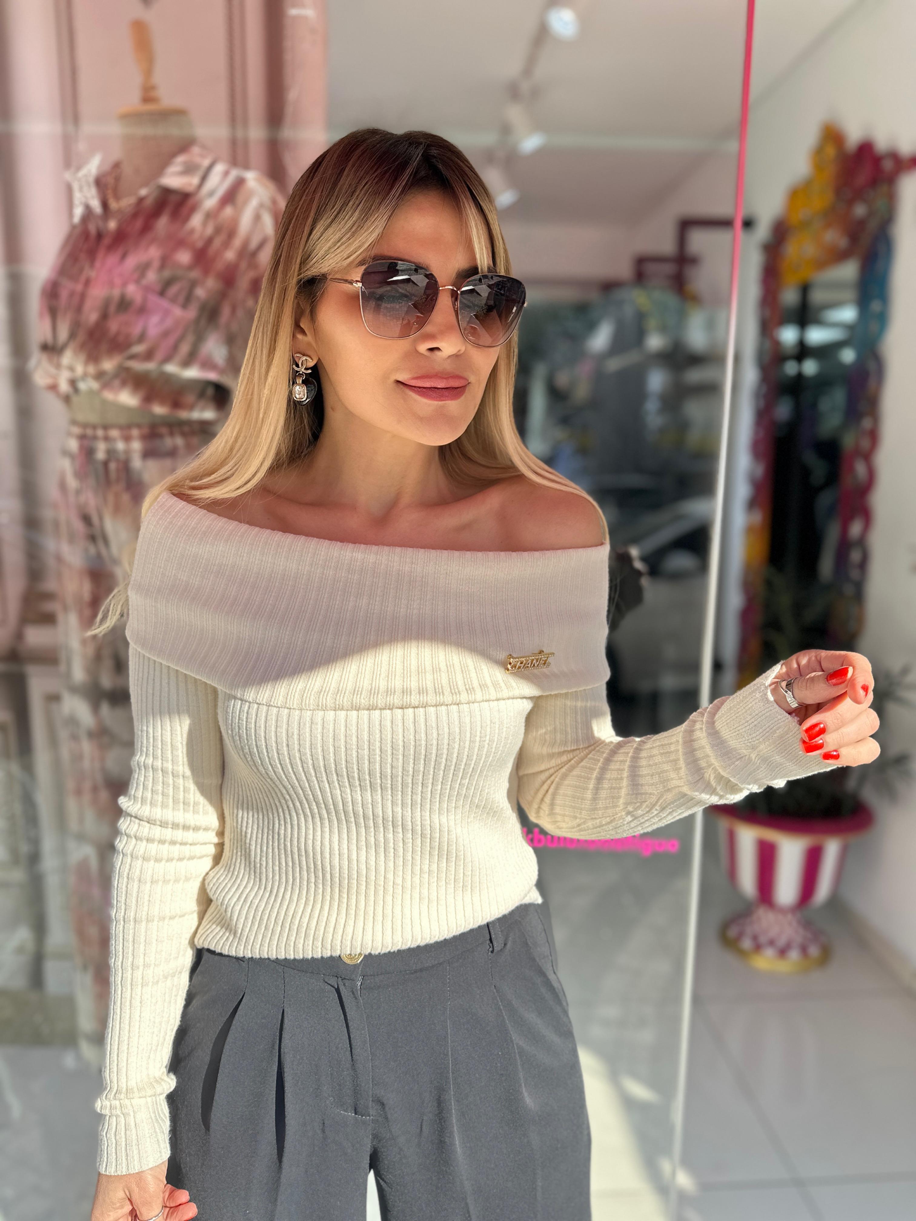 Ekru Şal Yaka Triko