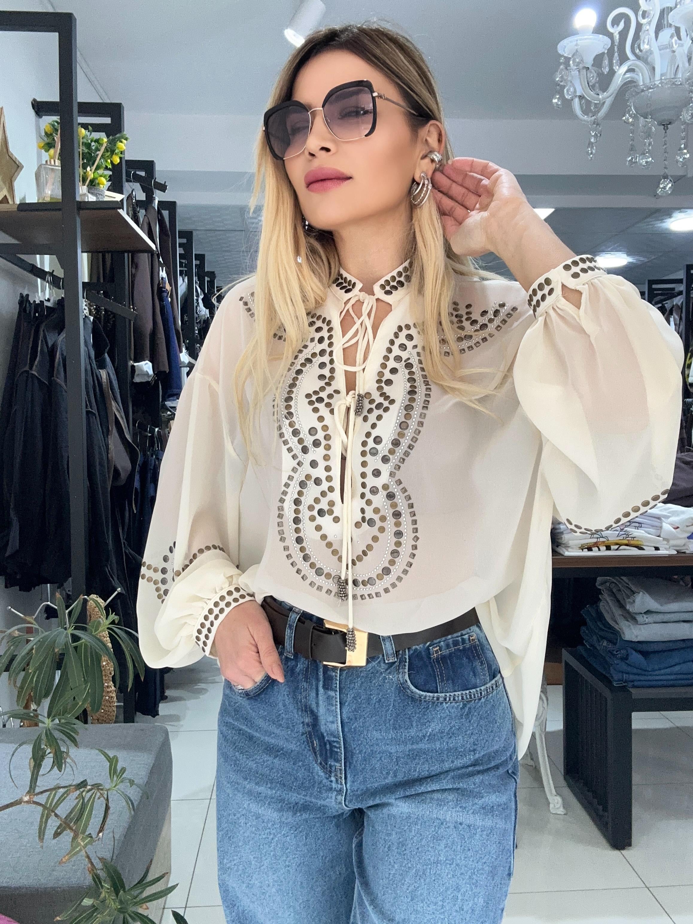 Ekru Taş Yapıştırma Bluz