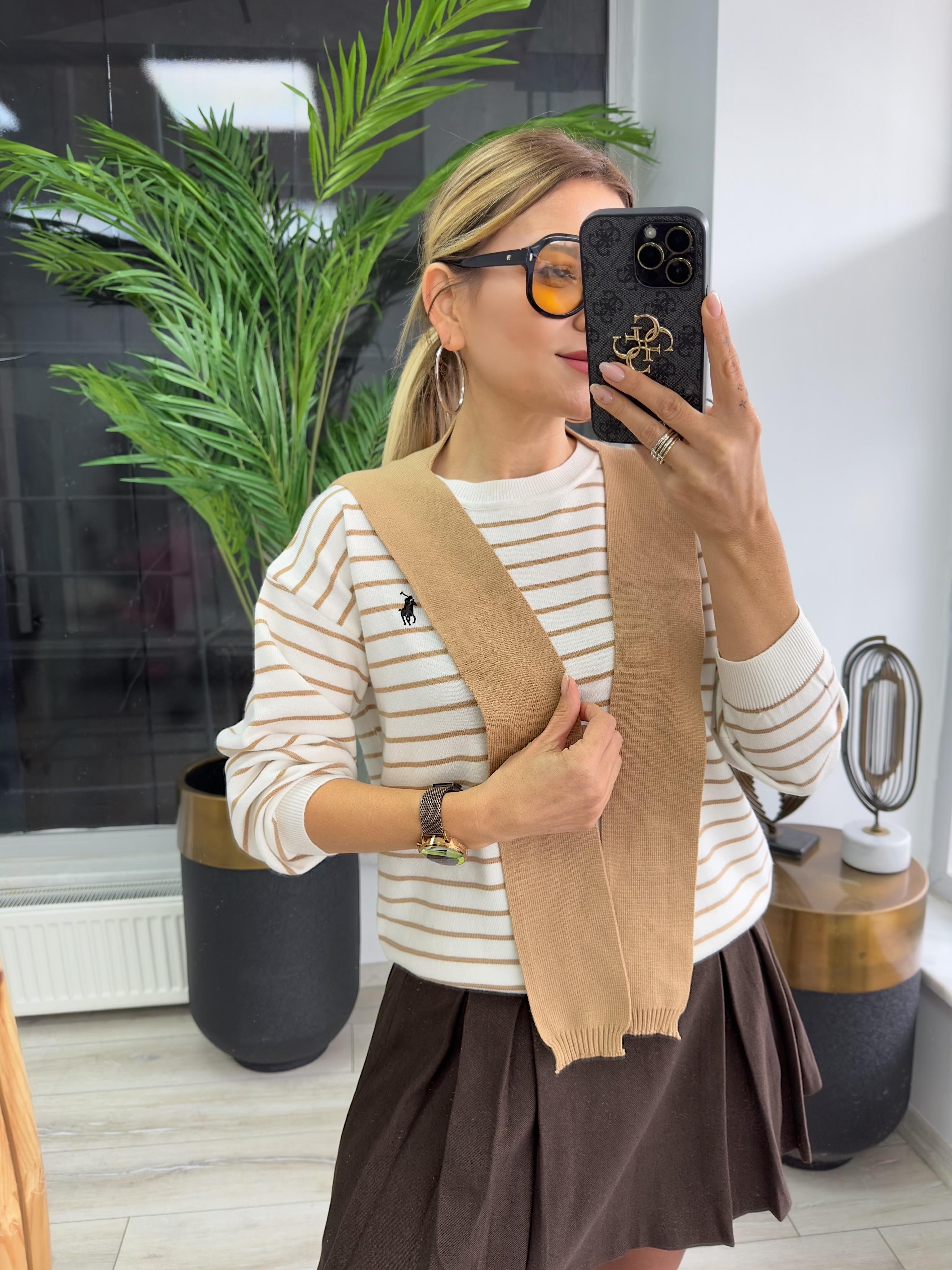 Fular Detaylı Bej Çizgili Triko