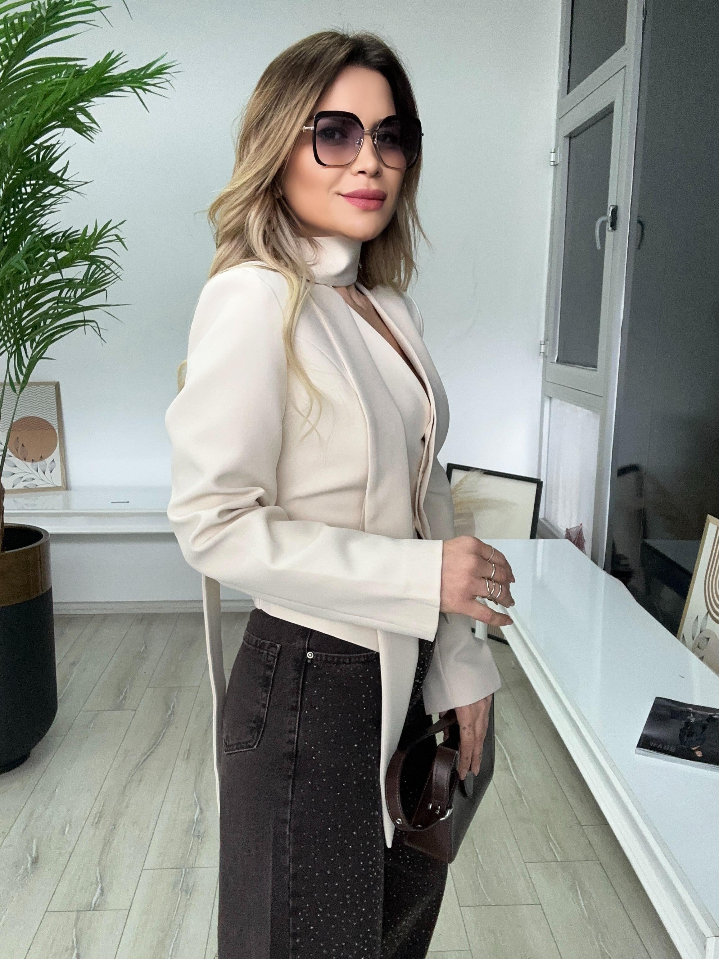 Fular Detaylı Düğmeli Blazer