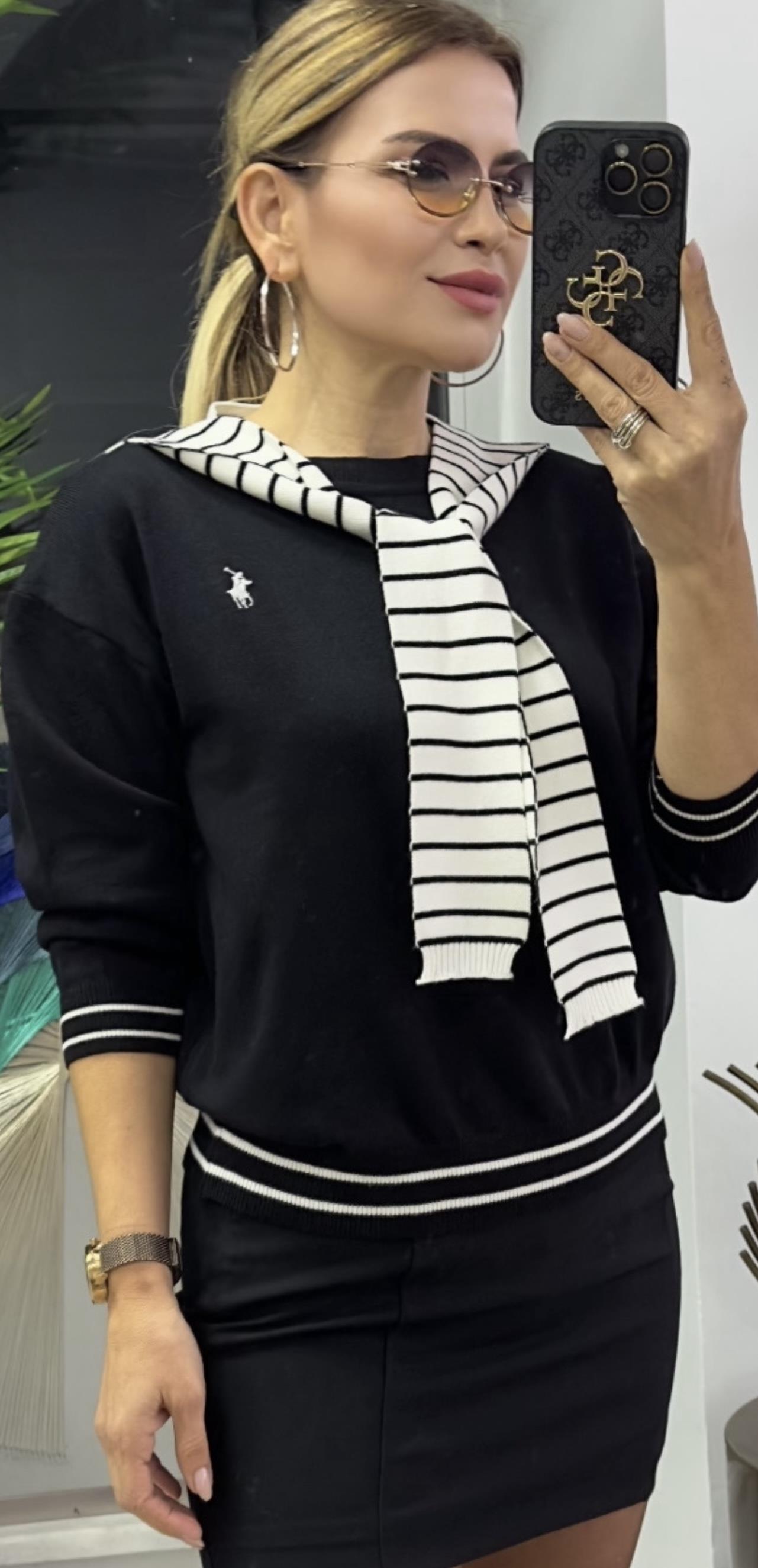 Fular Detaylı Siyah Triko 