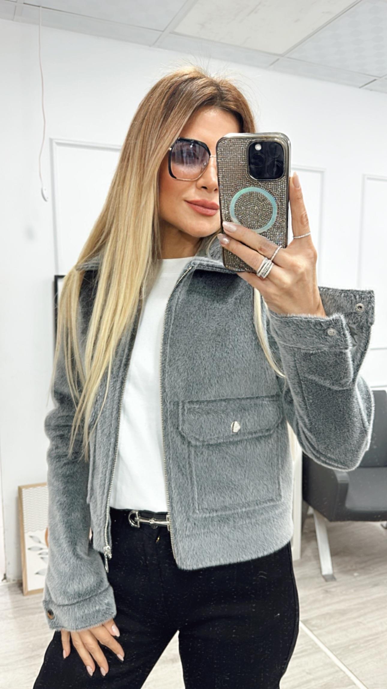 Gri Fermuarlı Kısa Mont