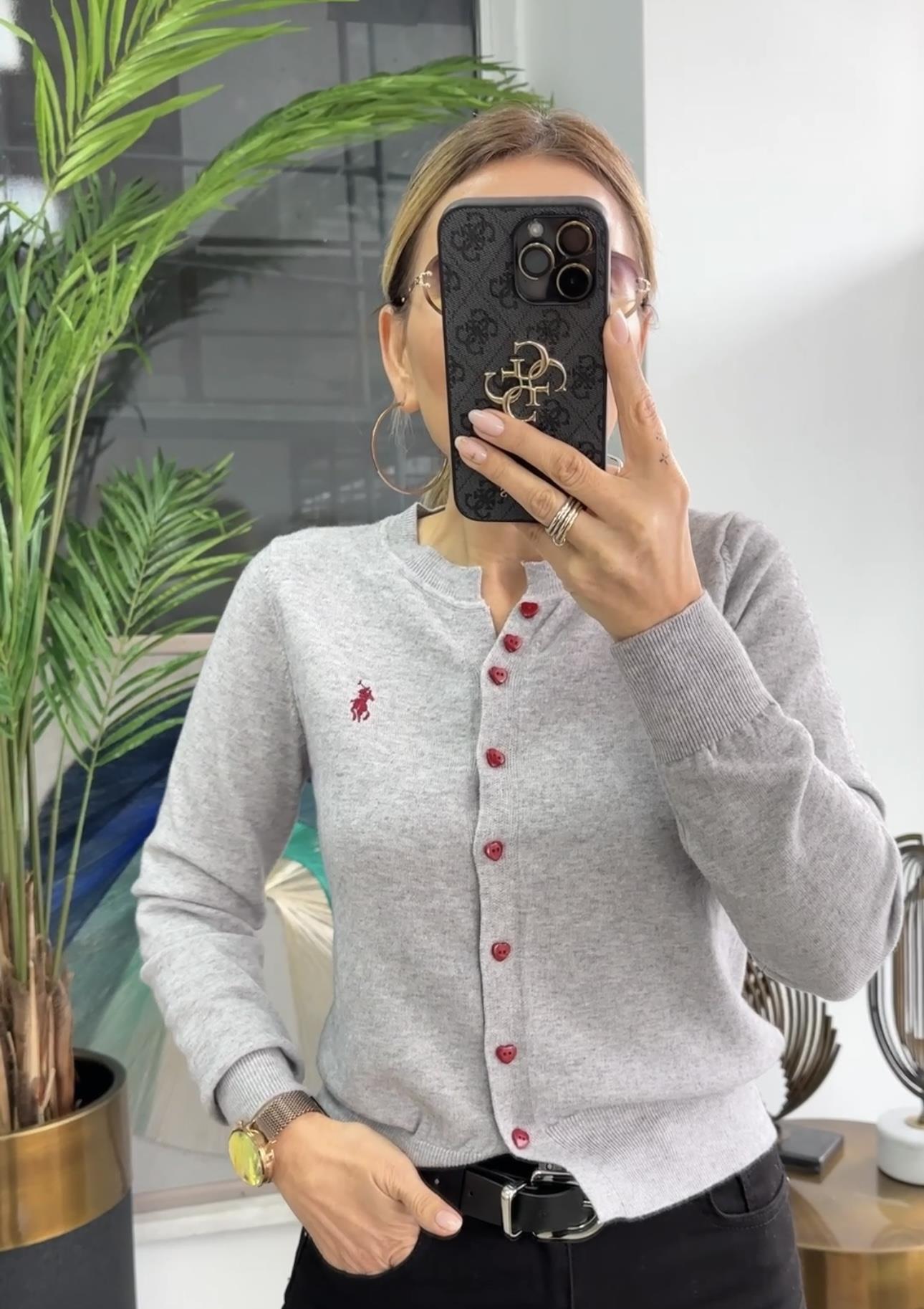 Gri Kalp Düğme Detaylı Hırka 