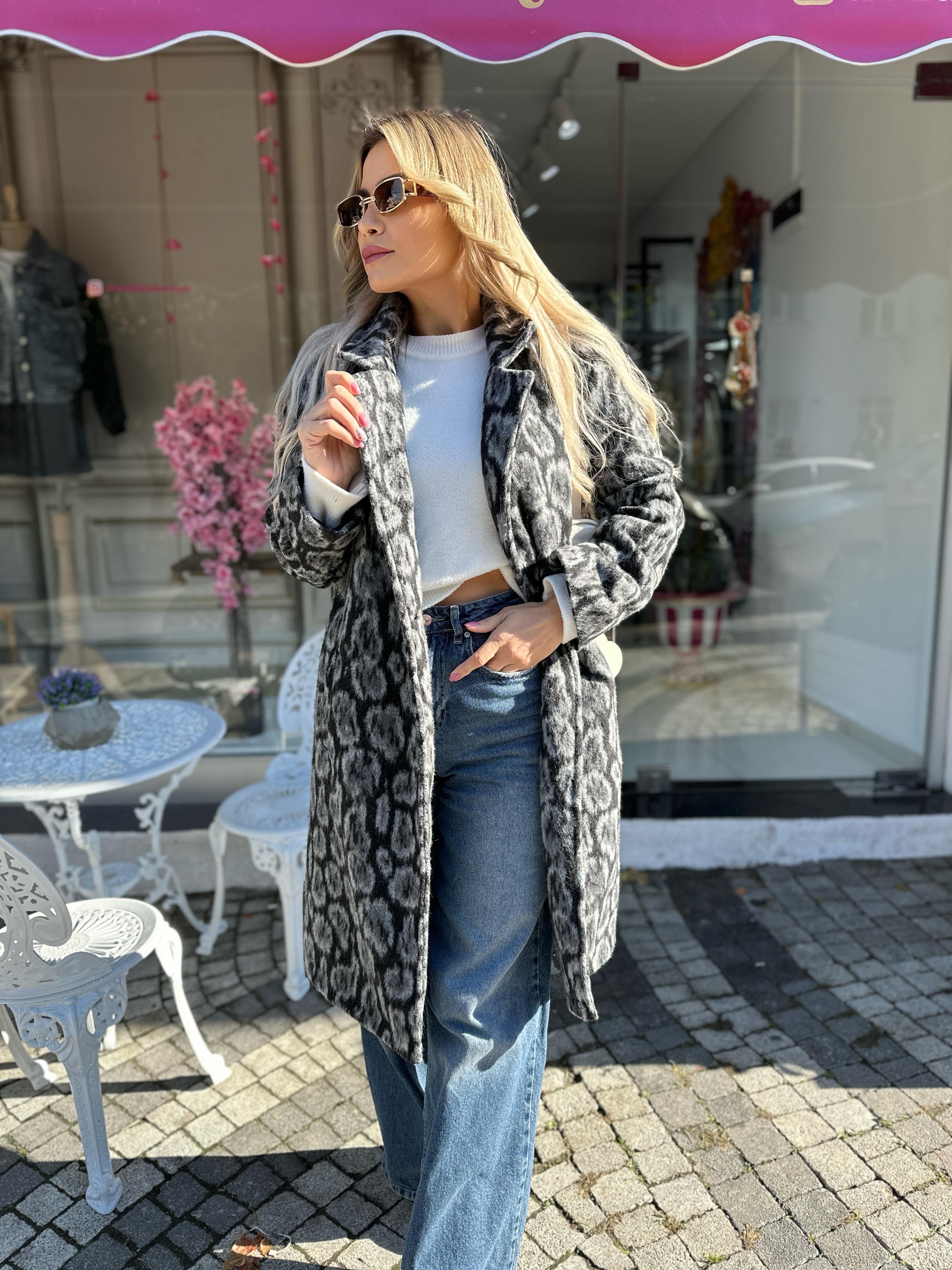 Gri Leopar Desenli Kaban 